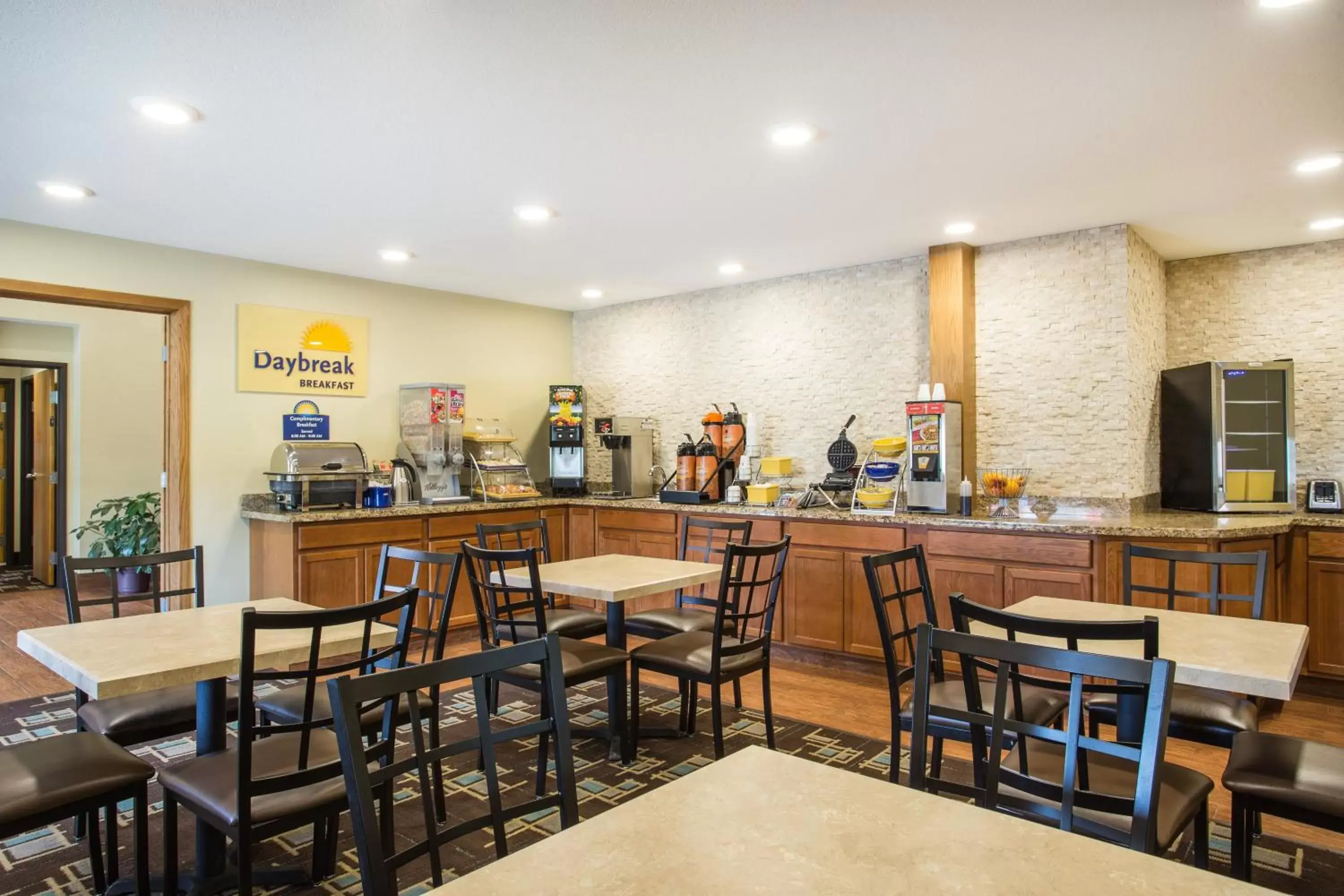 American breakfast, Restaurant/Places to Eat in Days Inn by Wyndham Evansdale Waterloo