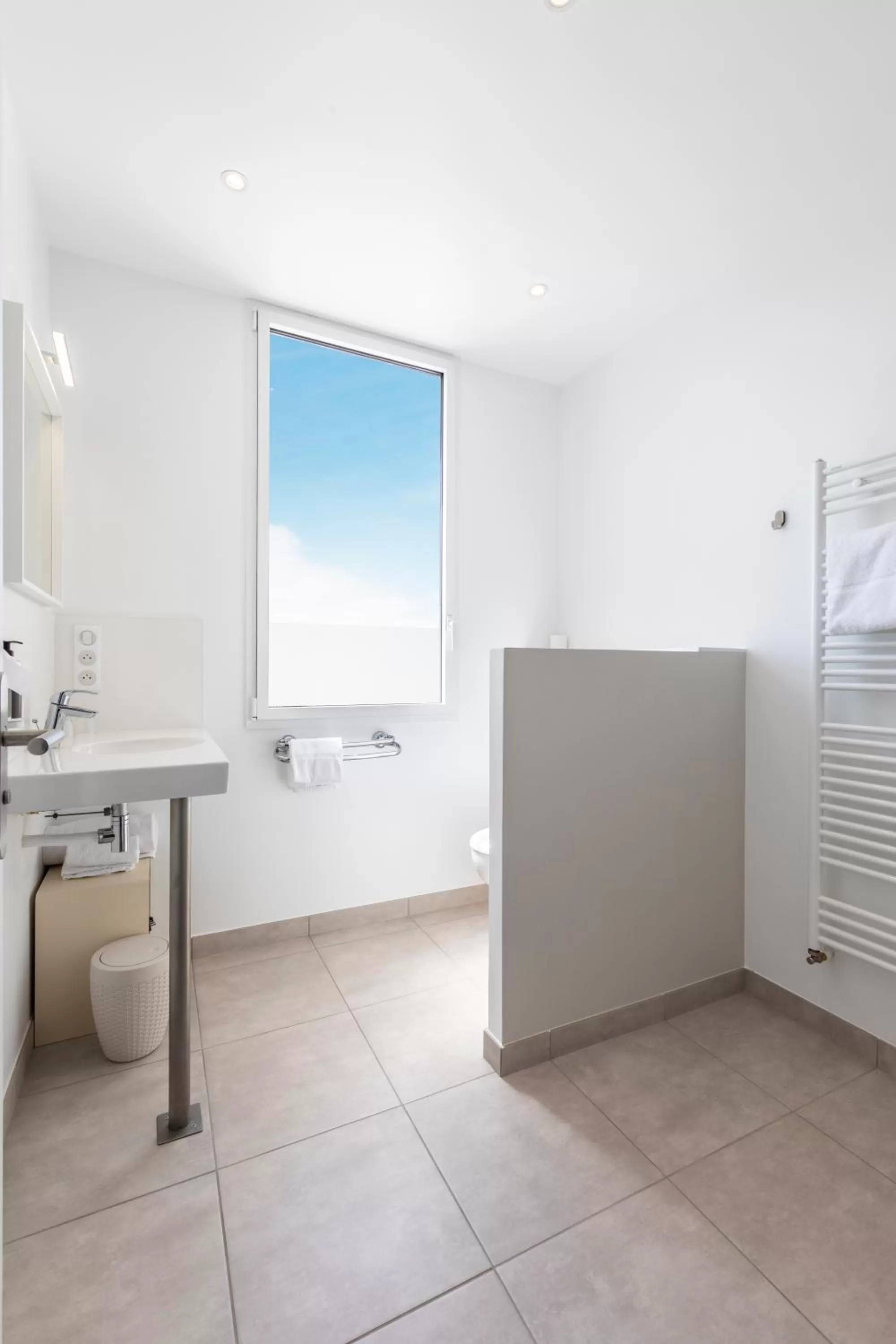 Bathroom in Hotel Restaurant Spa De La Citadelle Lorient