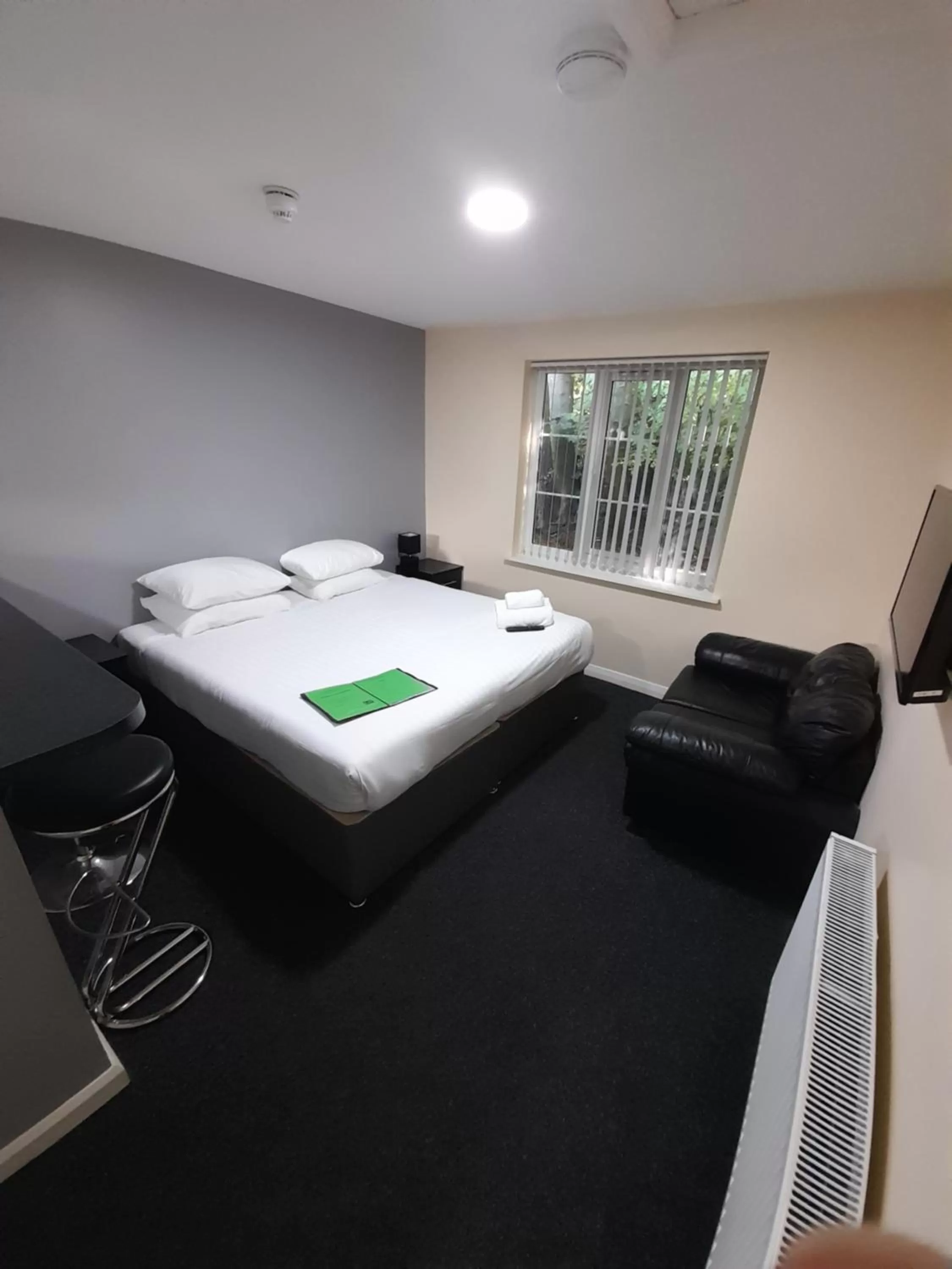 Bedroom, Bed in Lymedale Suites Studios & Aparthotel in NEWCASTLE UNDER LYME & STOKE