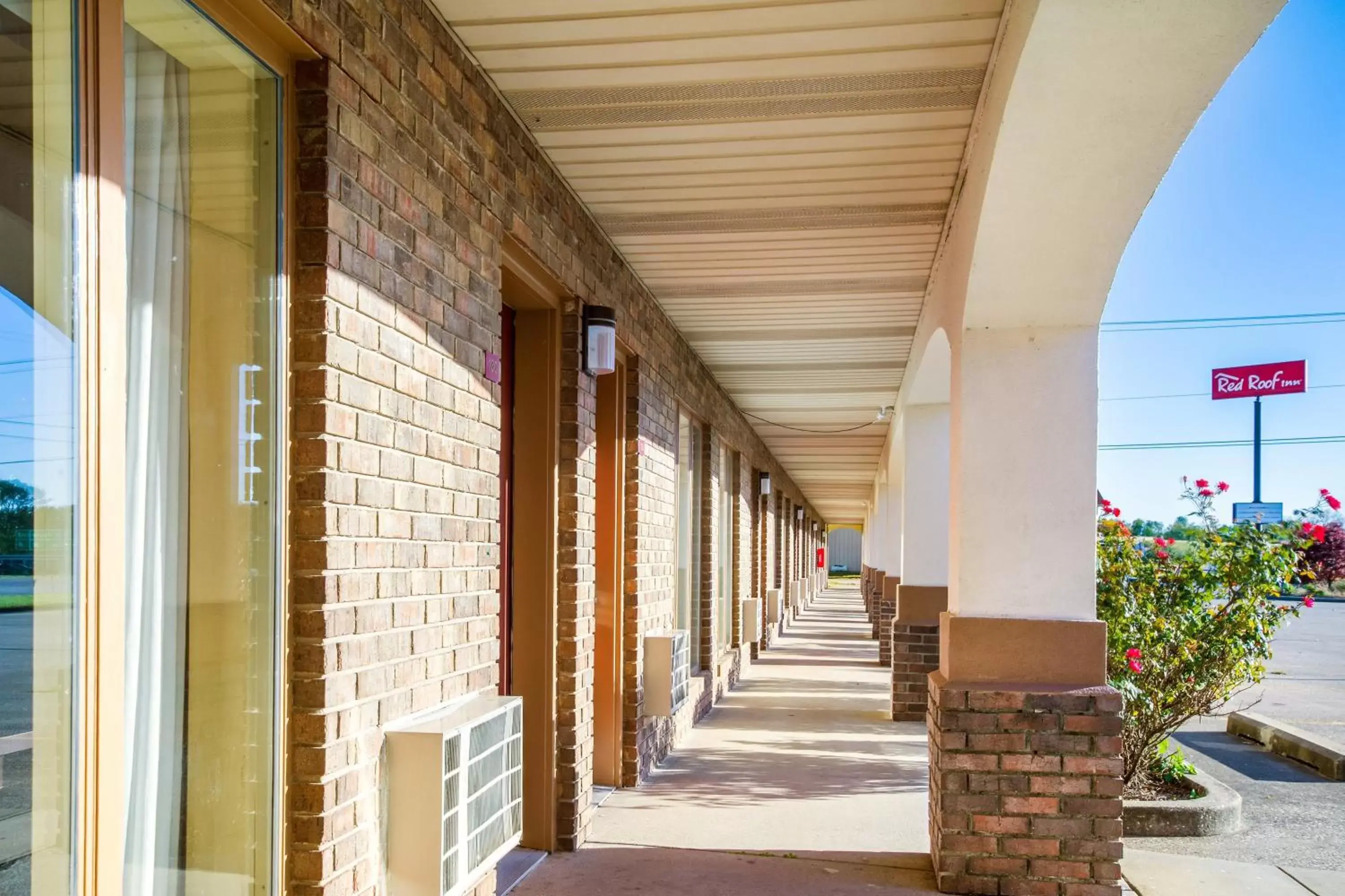 Property building in Red Roof Inn Vincennes