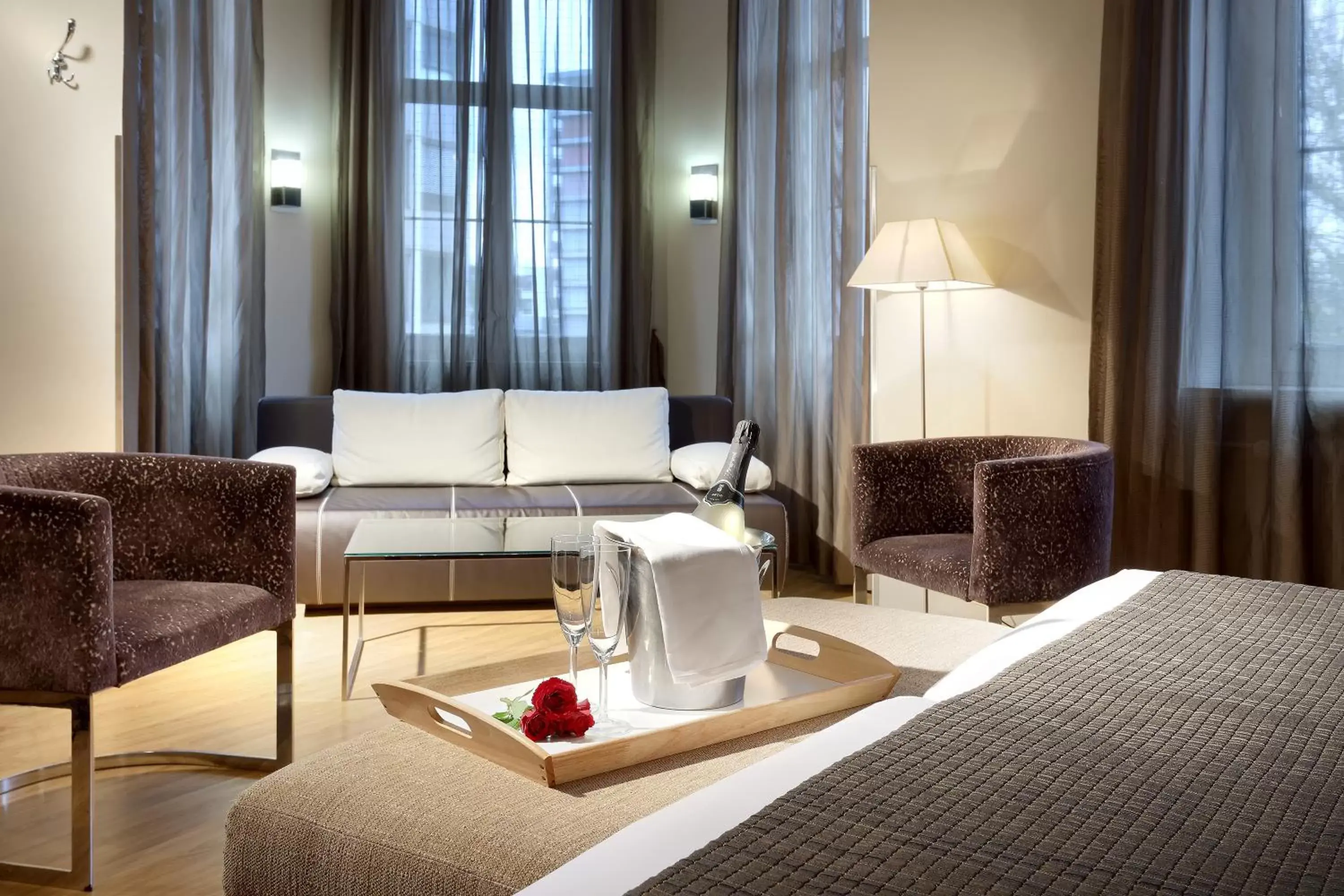 Bed, Seating Area in Eurostars Park Hotel Maximilian
