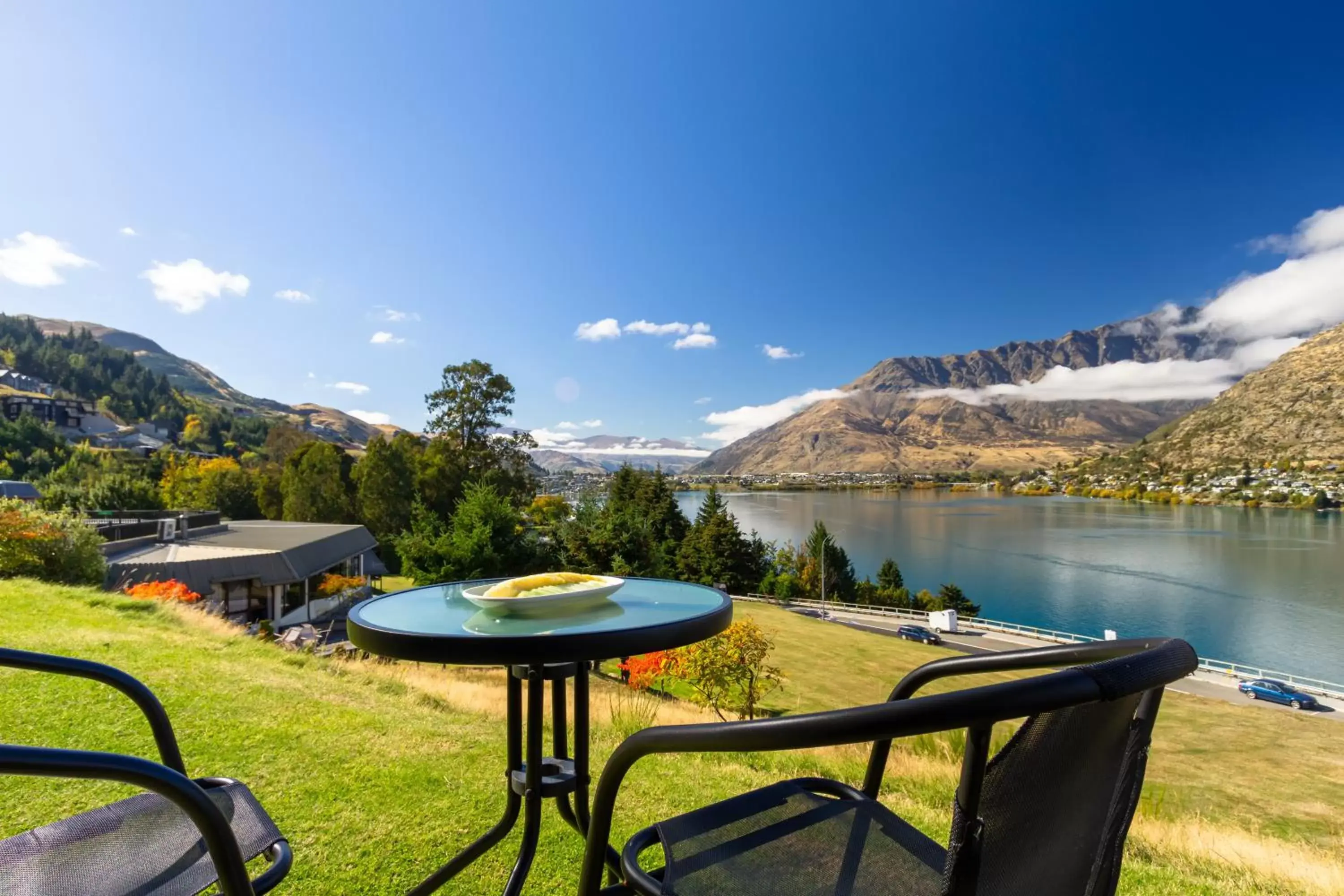 Restaurant/places to eat in Holiday Inn Queenstown Frankton Road, an IHG Hotel