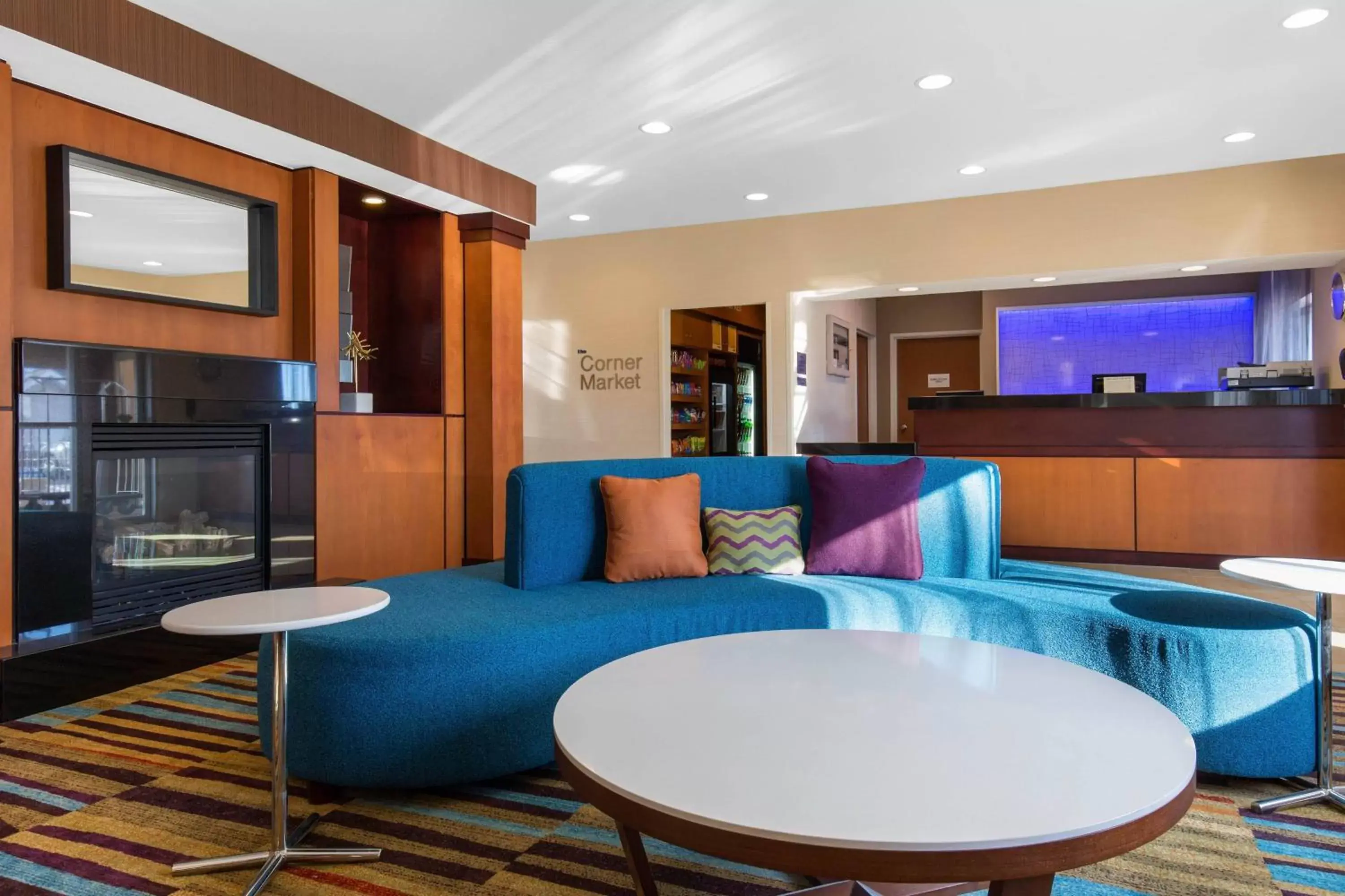 Lobby or reception, Lounge/Bar in Fairfield Inn & Suites St. Cloud