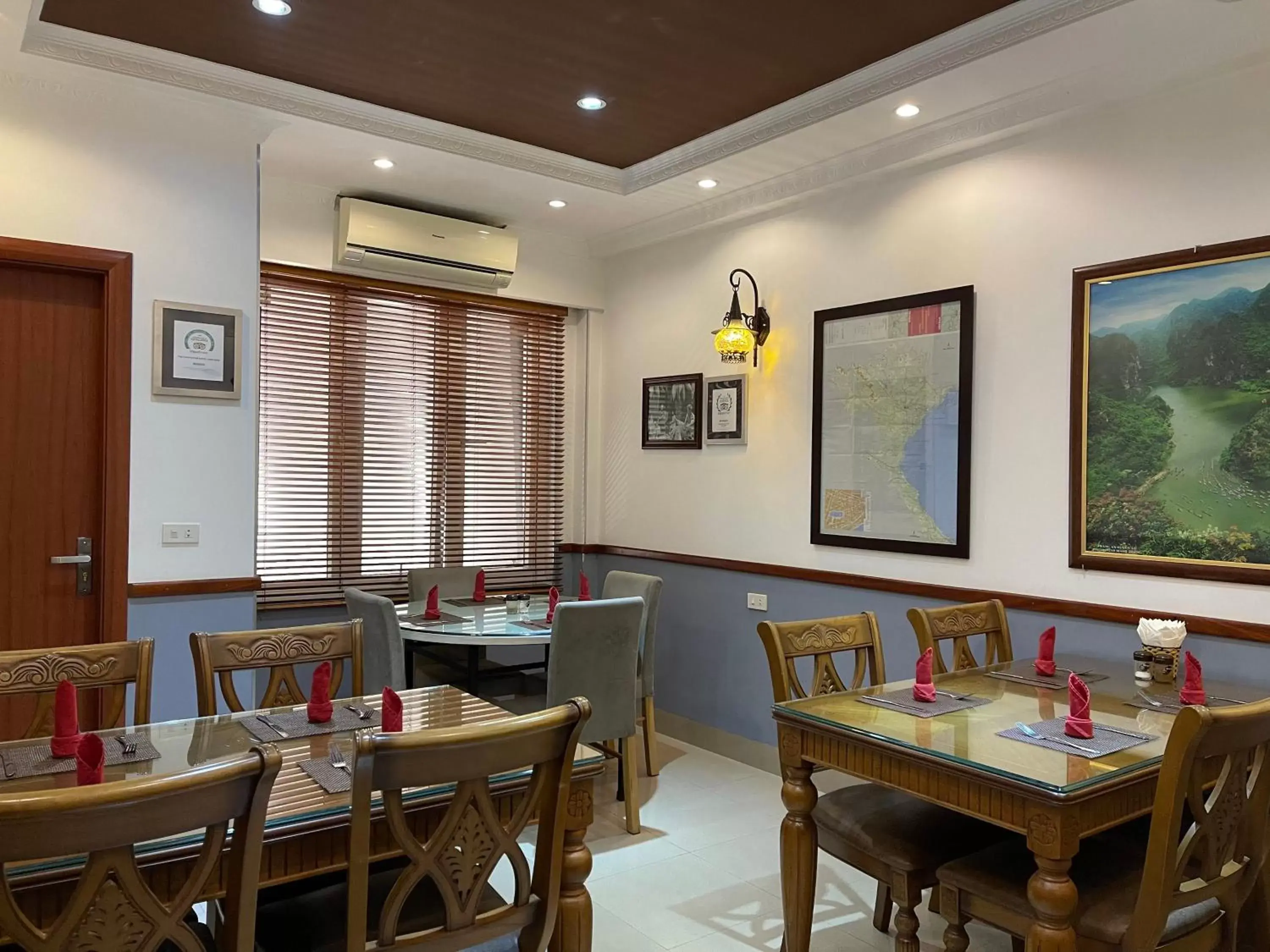 Restaurant/places to eat in The Vancouver Hotel - Ninh Binh Restaurant/places to eat in The Vancouver Hotel - Ninh Binh