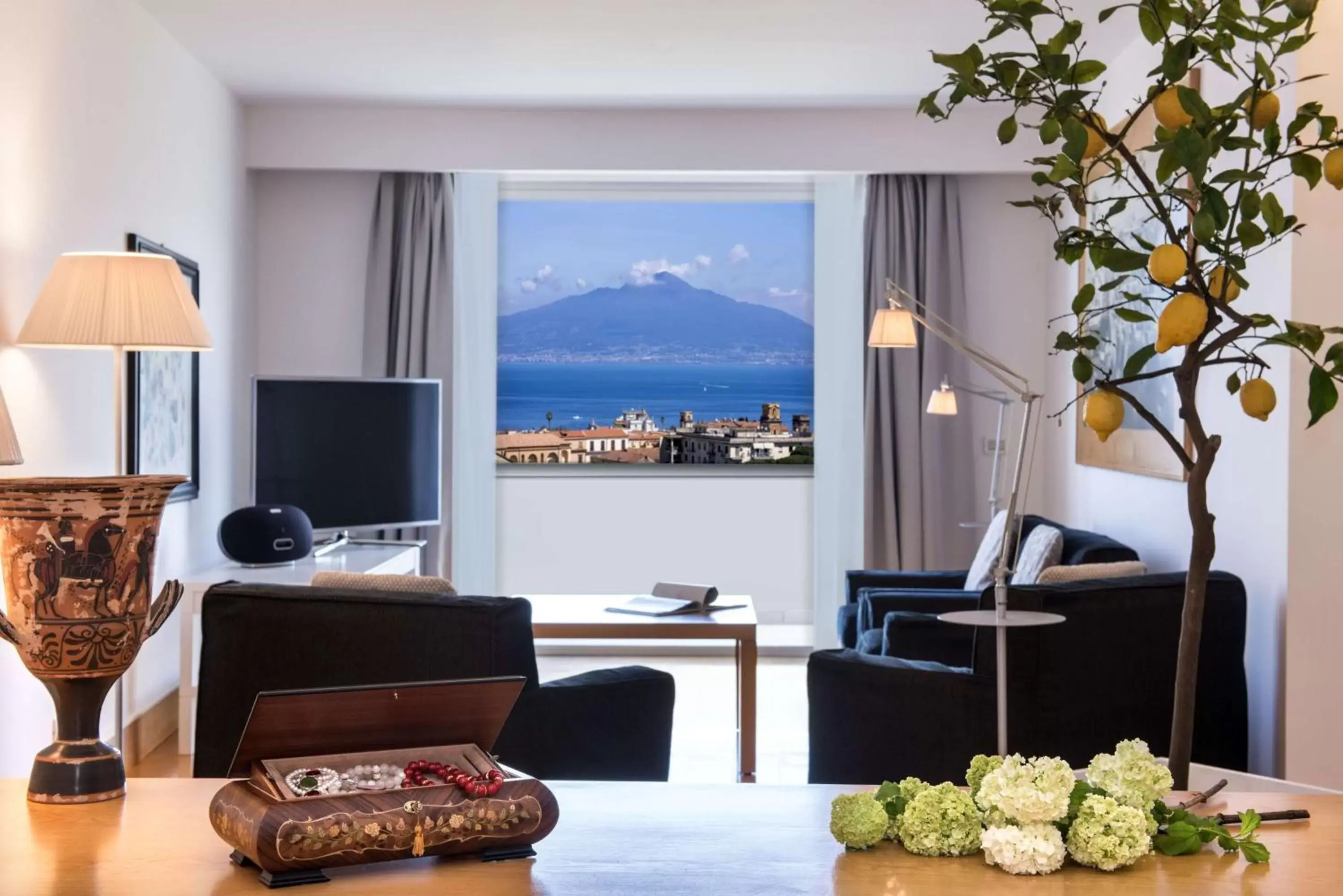 Living room, Seating Area in Hilton Sorrento Palace