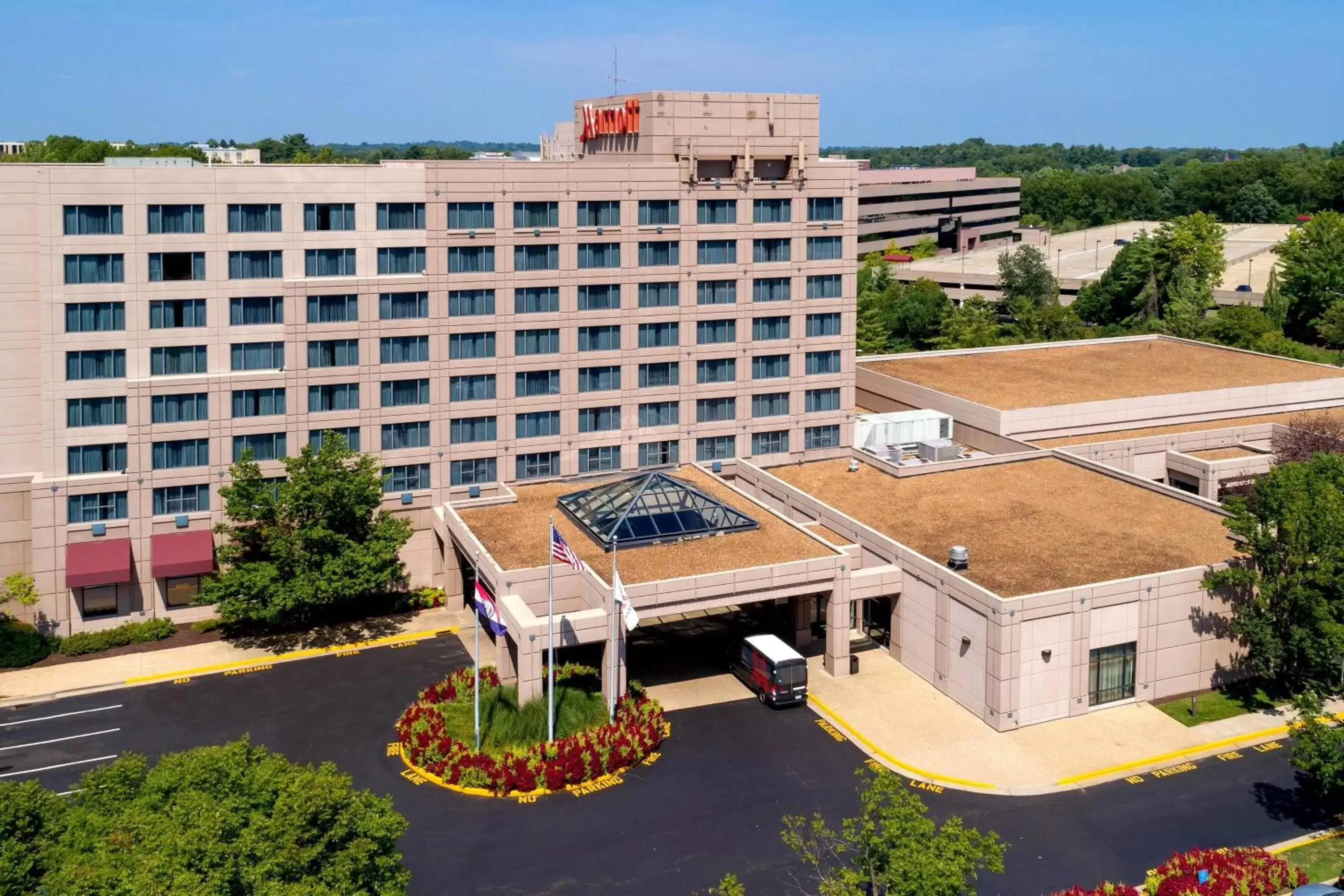 Property building, Bird's-eye View in Marriott St. Louis West