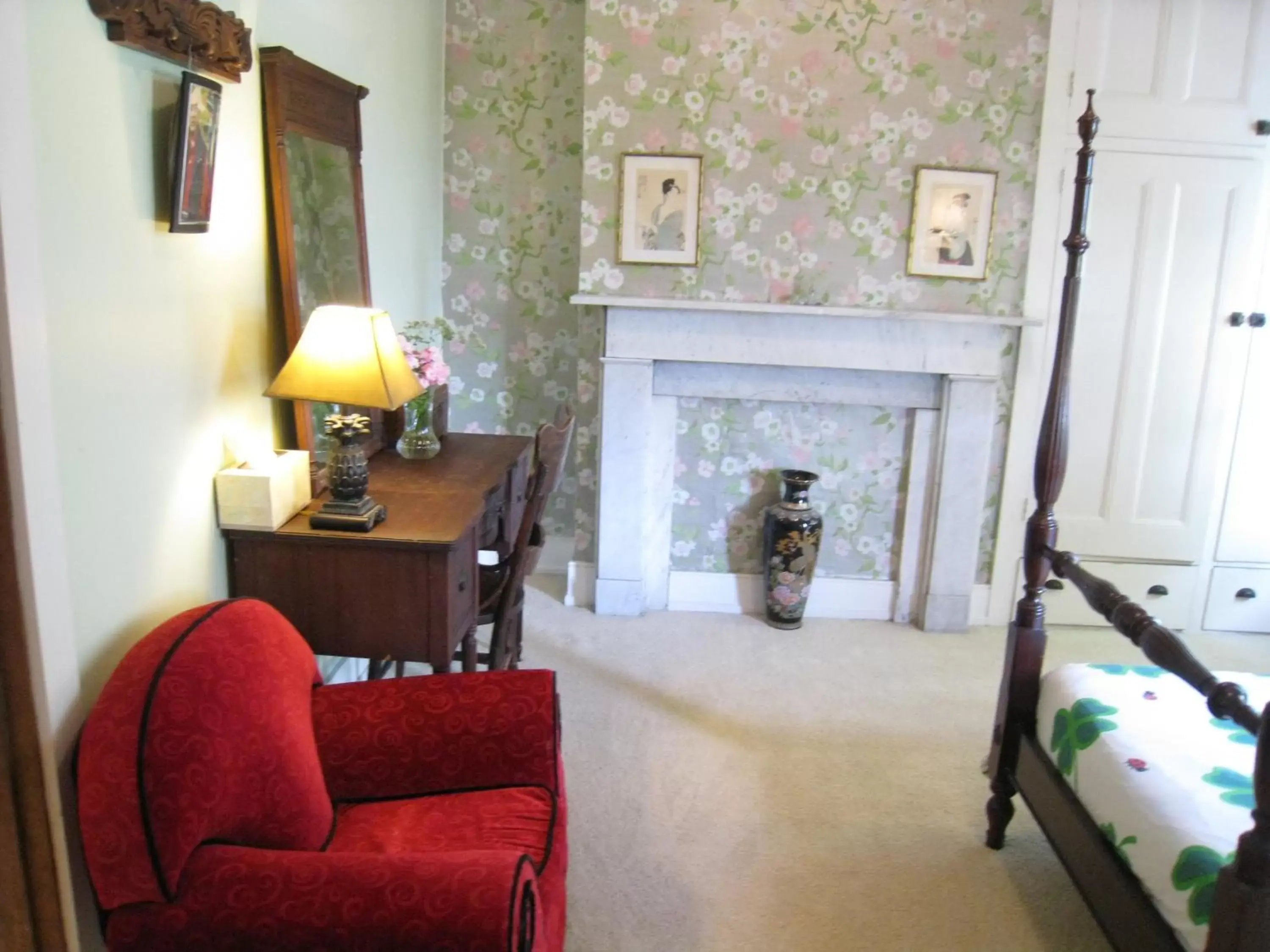 Decorative detail, Seating Area in Allegheny Street Bed & Breakfast