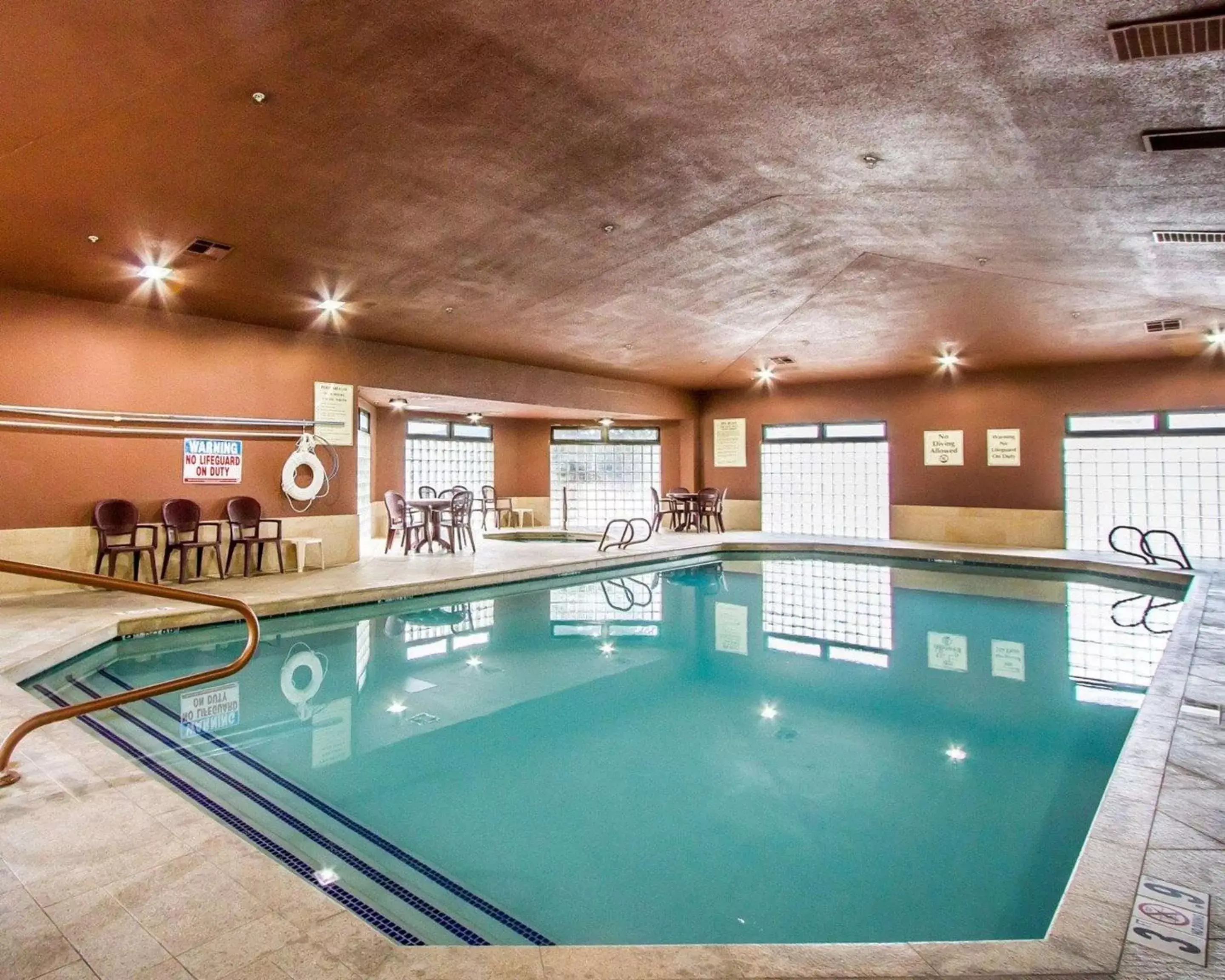 On site, Swimming Pool in Comfort Inn Near Grand Canyon