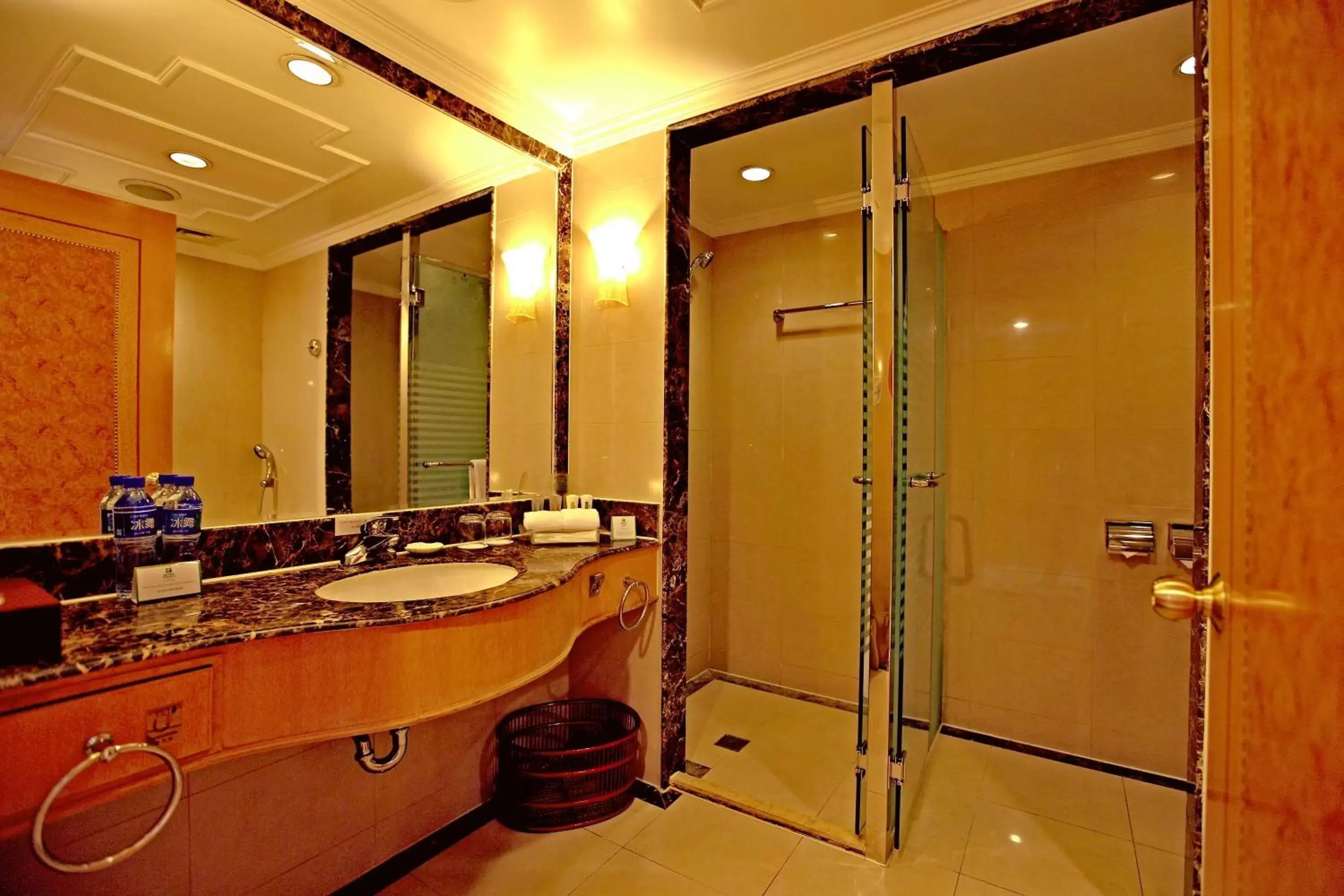 Bathroom in Holiday Inn Beijing Chang An West, an IHG Hotel