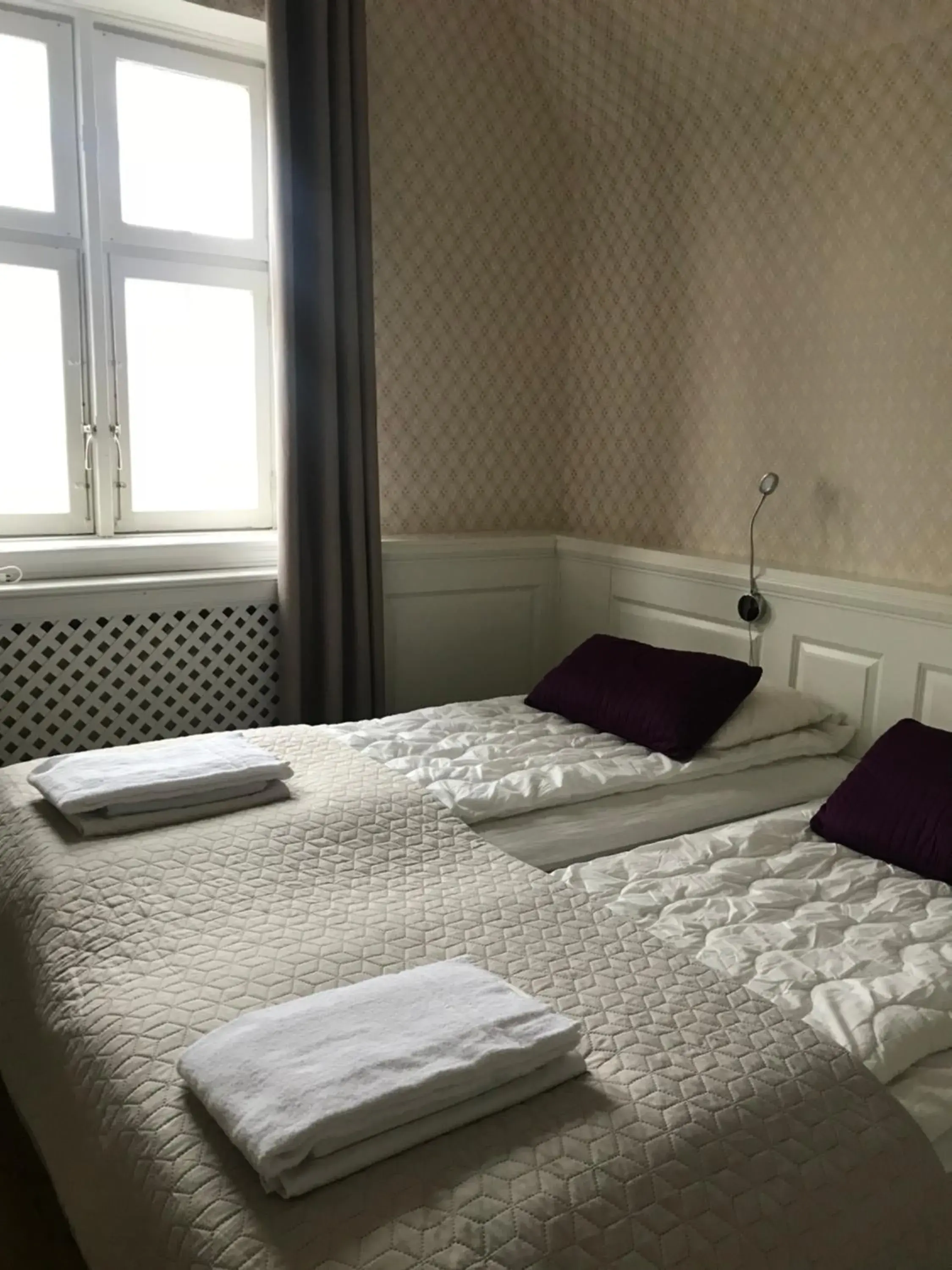 Bedroom, Bed in Halmstad Hotell & Vandrarhem Kaptenshamn