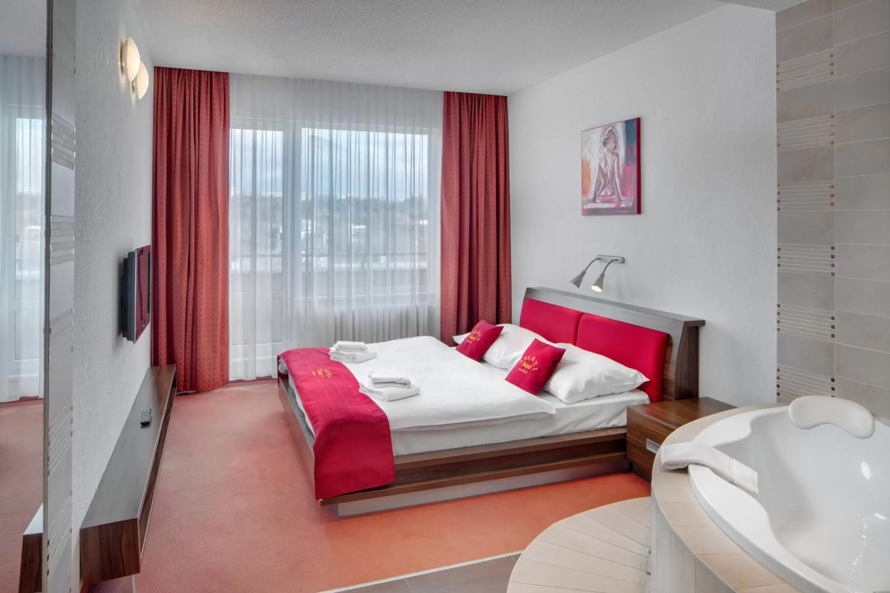 Bedroom, Bed in Avanti Hotel