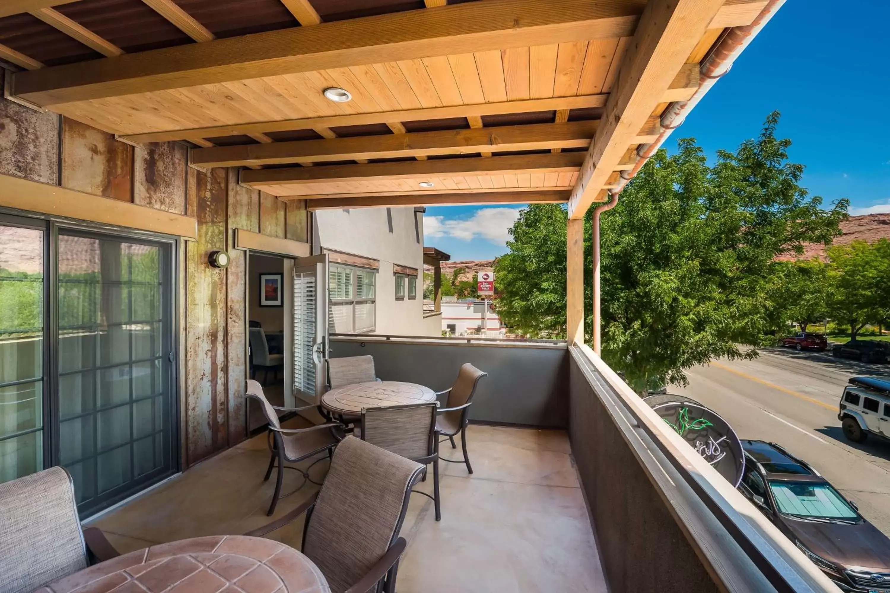 Photo of the whole room, Balcony/Terrace in Best Western Plus Canyonlands Inn