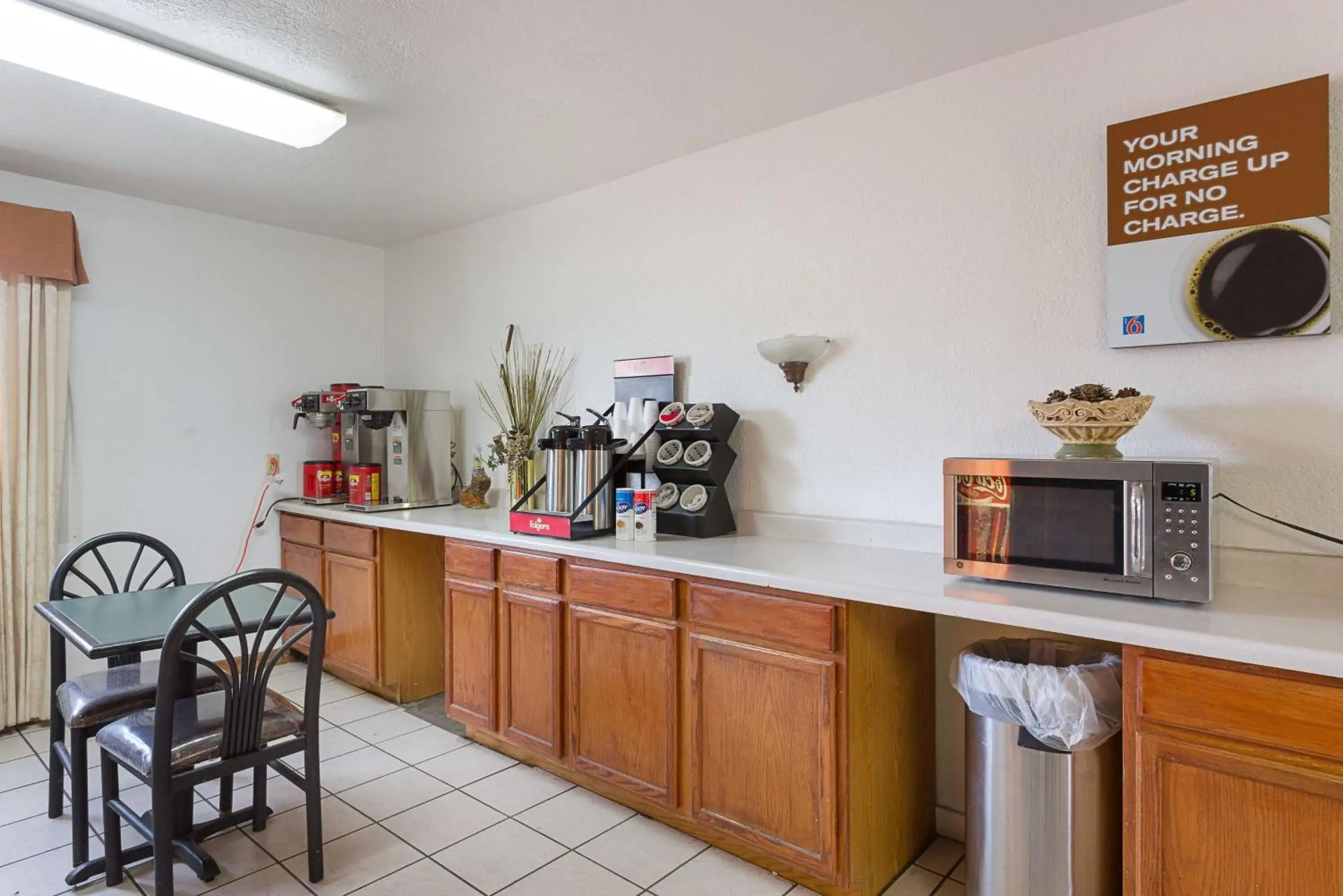 Restaurant/places to eat in Rodeway Inn Santa Rosa Restaurant/places to eat in Rodeway Inn Santa Rosa