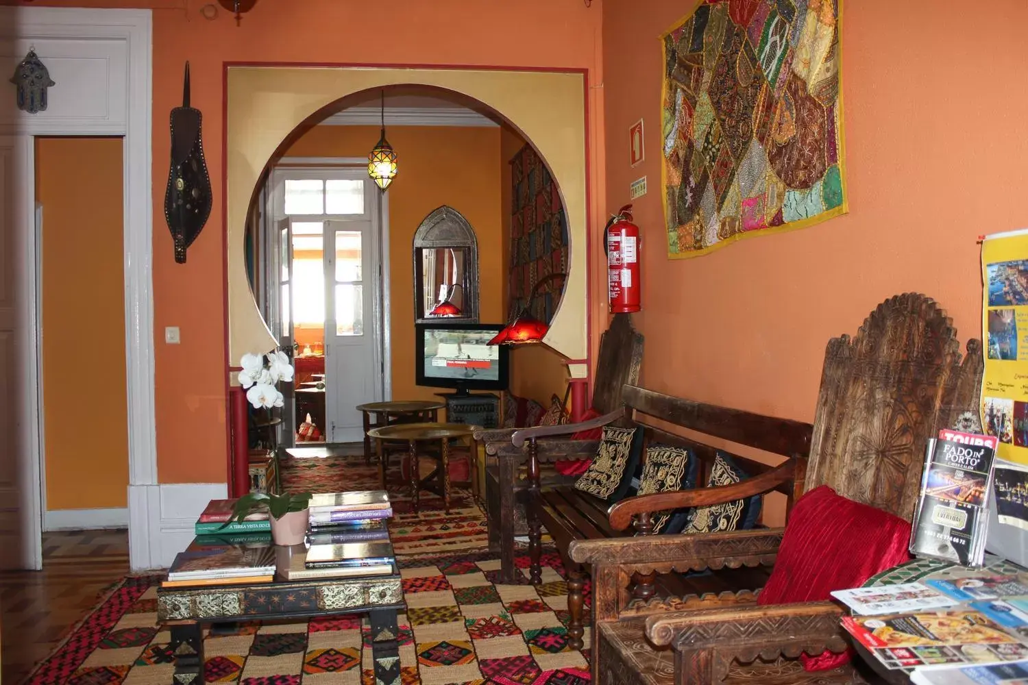 Communal lounge/ TV room in Porto Riad - Guest House