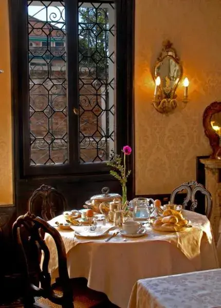 Restaurant/Places to Eat in Pensione Seguso