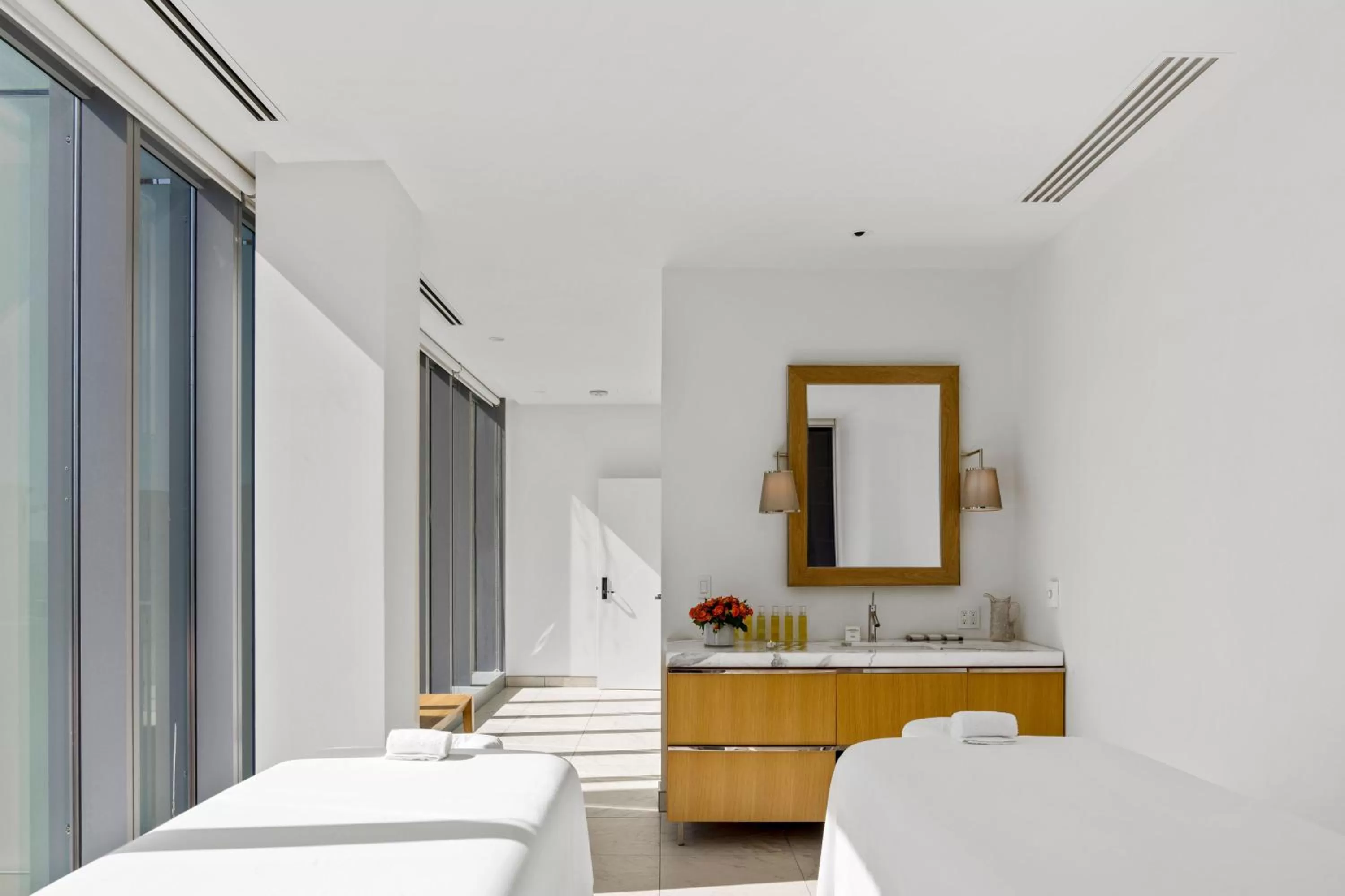 Massage, Bed in Lotte Hotel Seattle