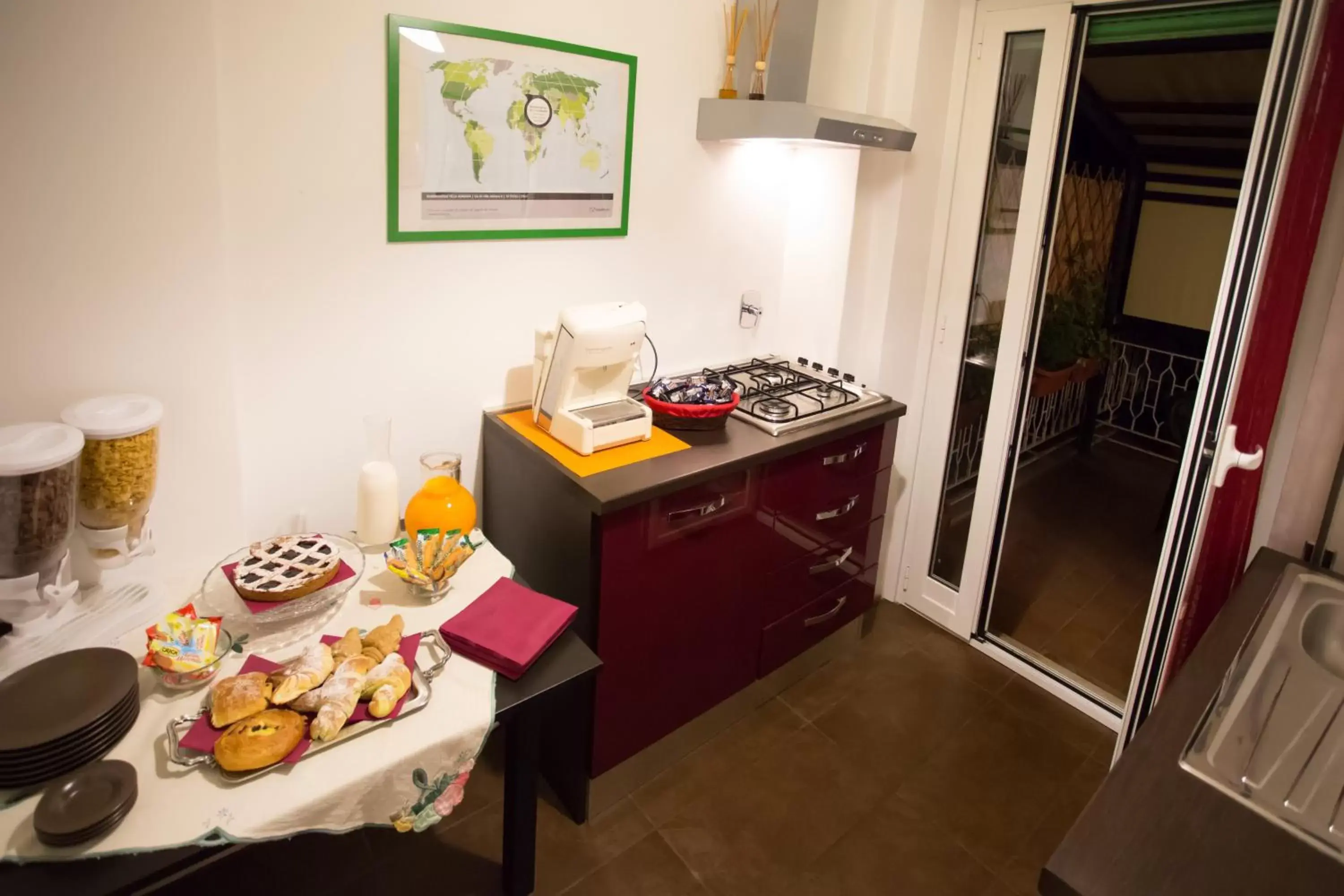 Kitchen or kitchenette in B&B Villa Adriana