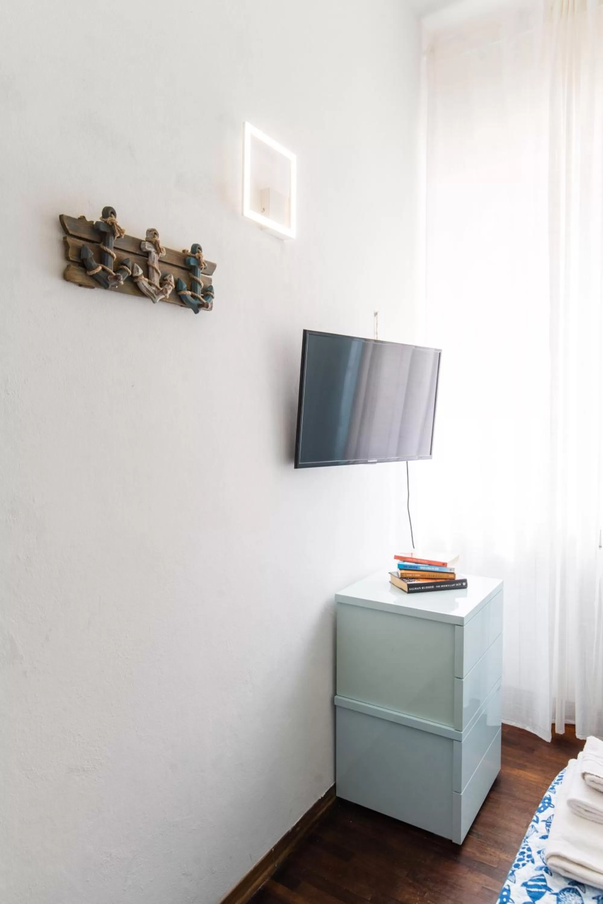 TV and multimedia, TV/Entertainment Center in Casa Fubis