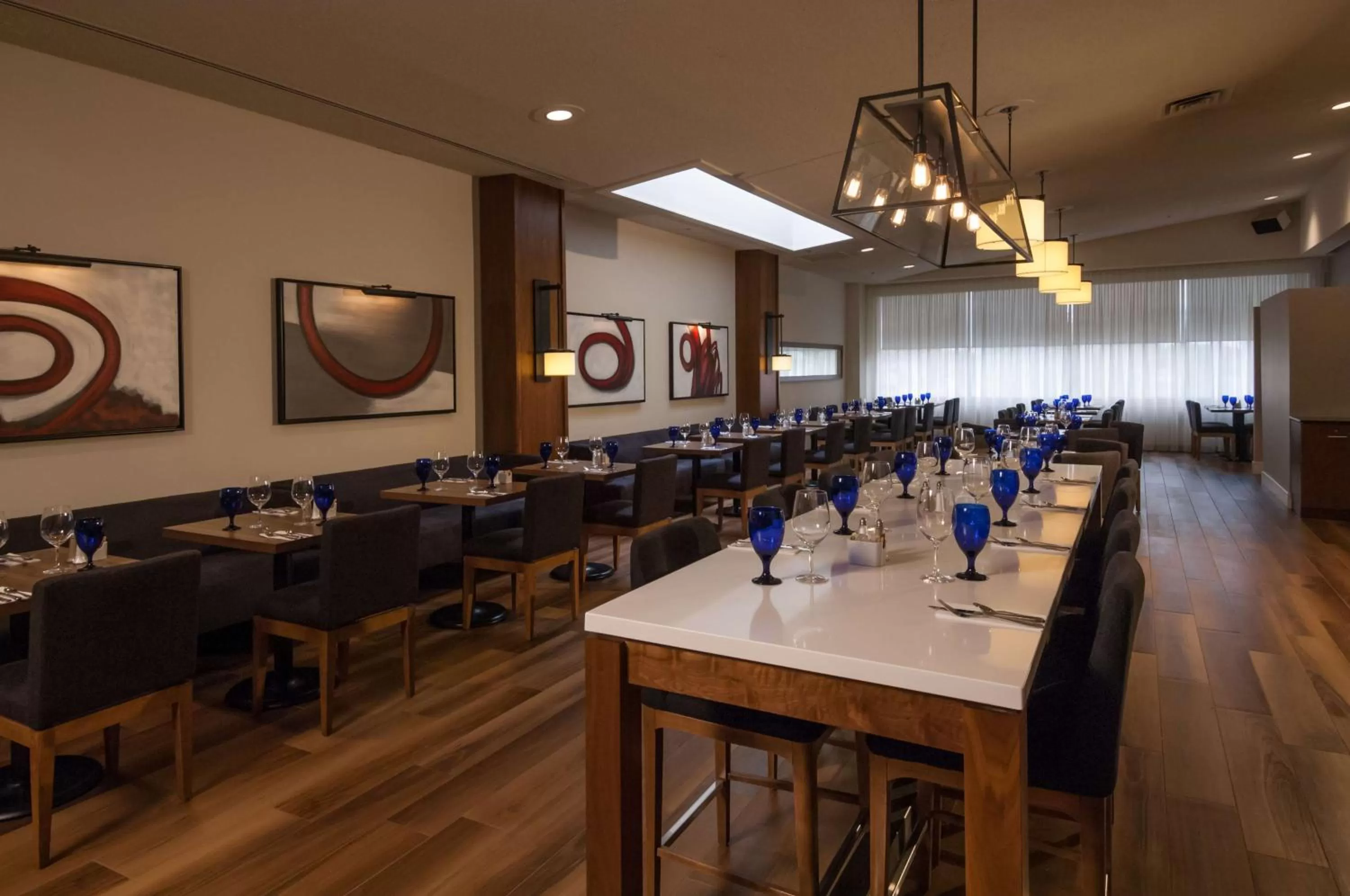 Restaurant/places to eat in Doubletree by Hilton London
