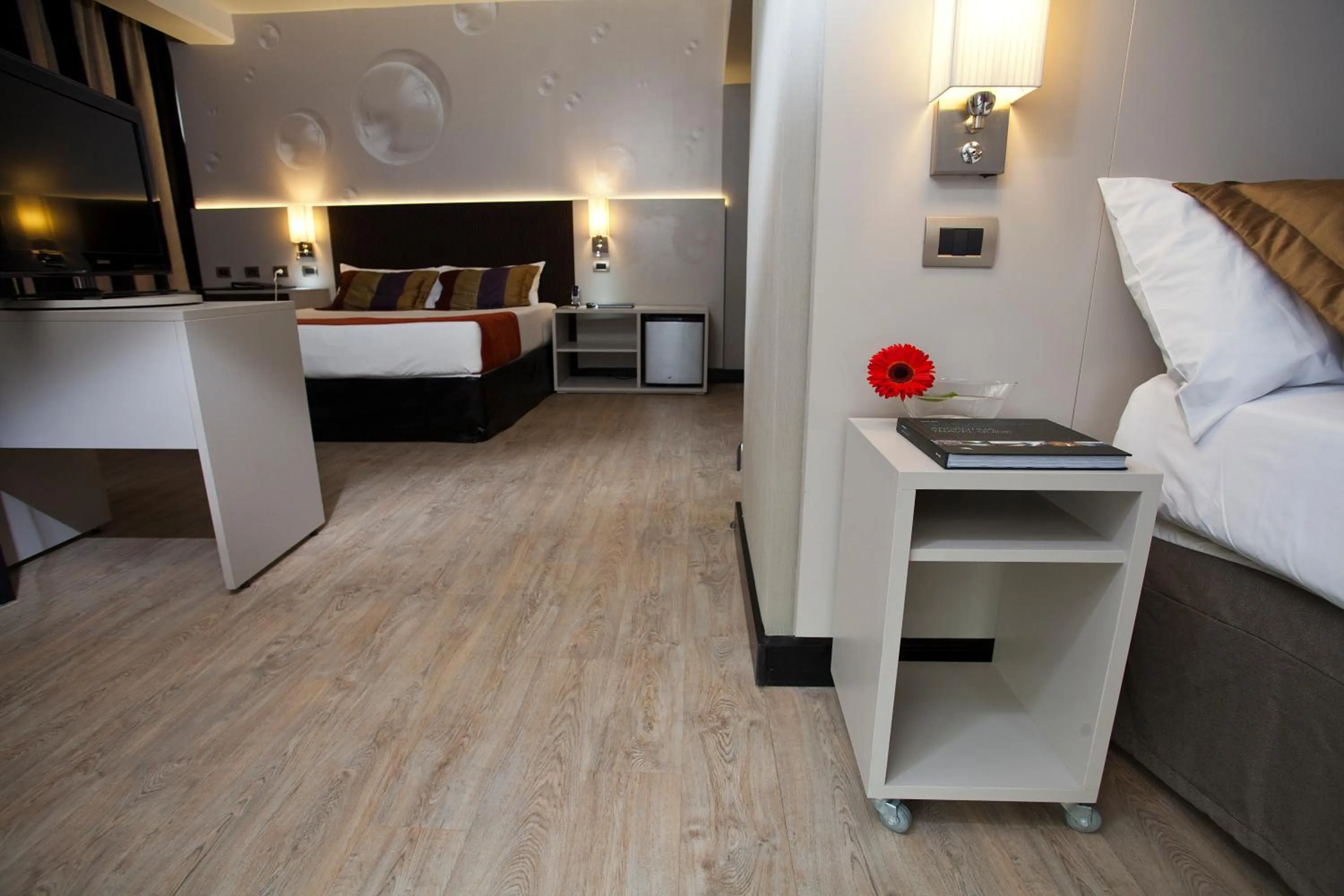 Photo of the whole room, Bed in Two Hotel Buenos Aires