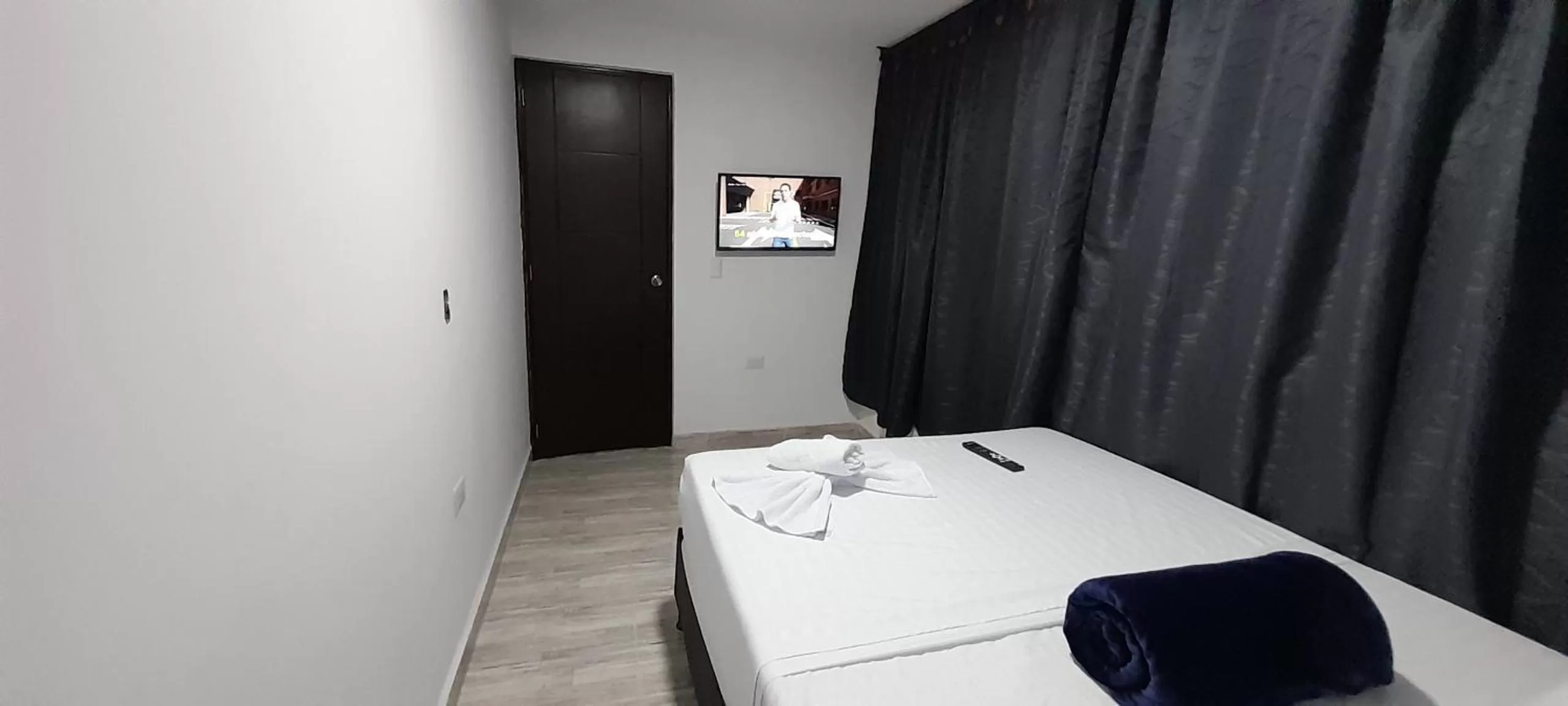 TV and multimedia, Bed in Hotel Caldas Real