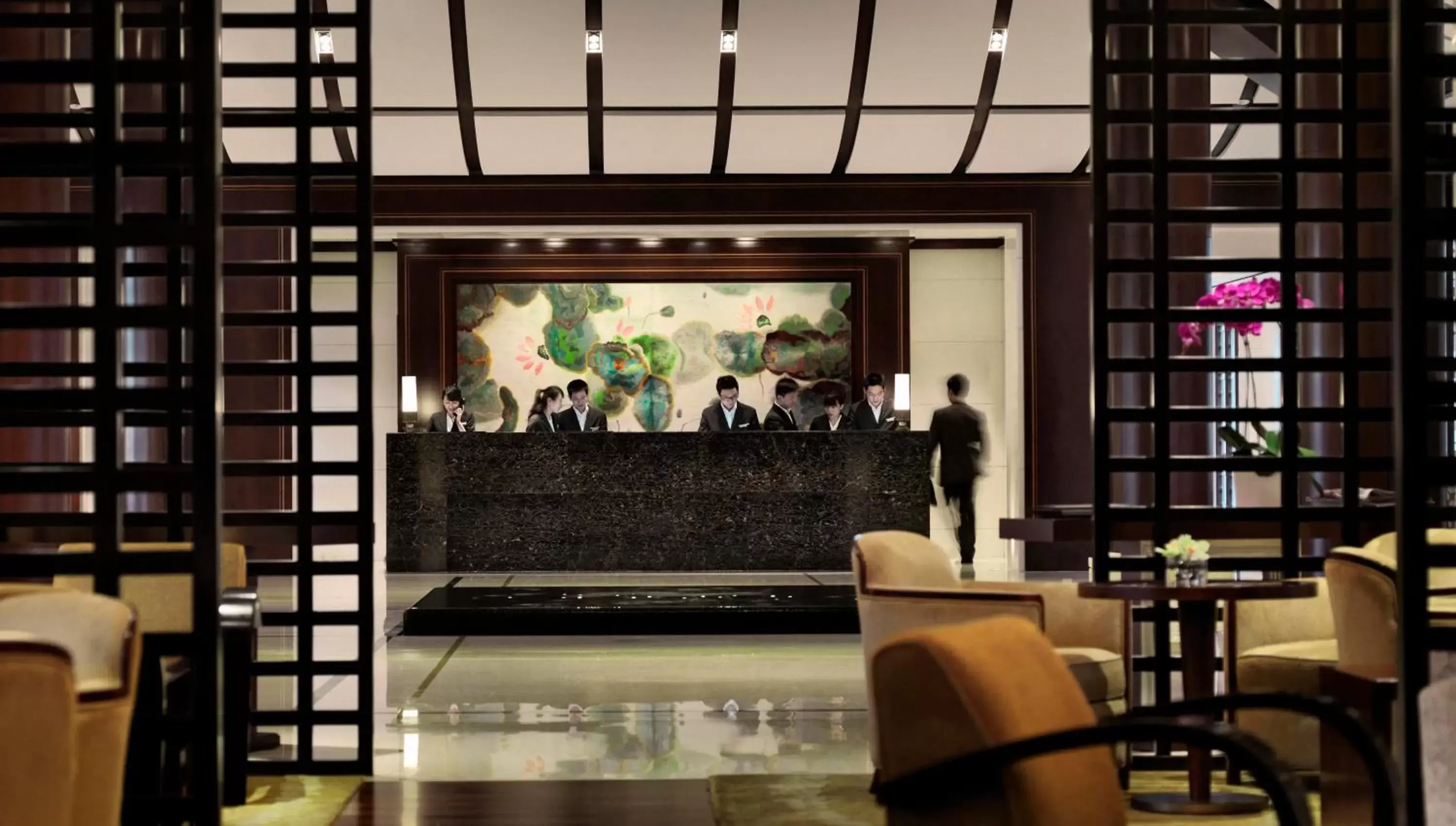 Lobby or reception in Four Seasons Hotel Hangzhou at West Lake