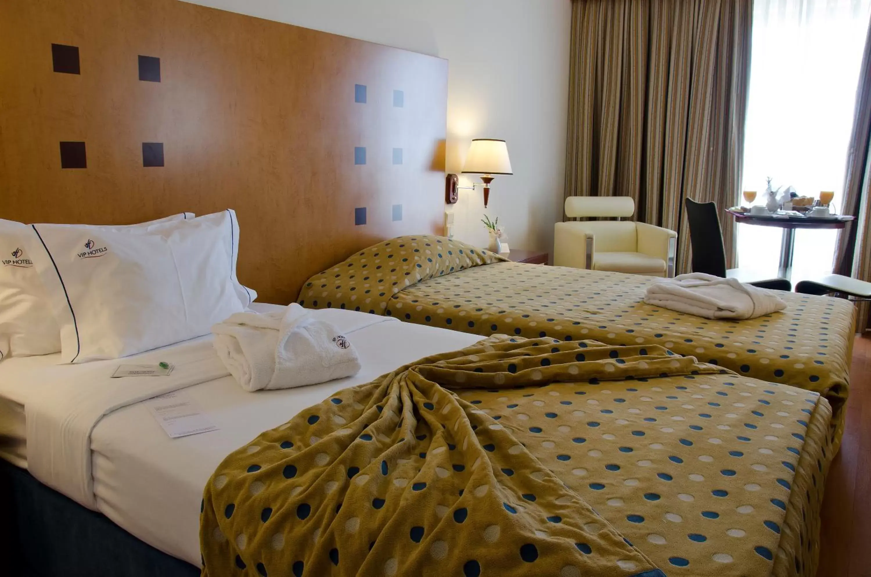 Photo of the whole room, Bed in VIP Executive Santa Iria Hotel