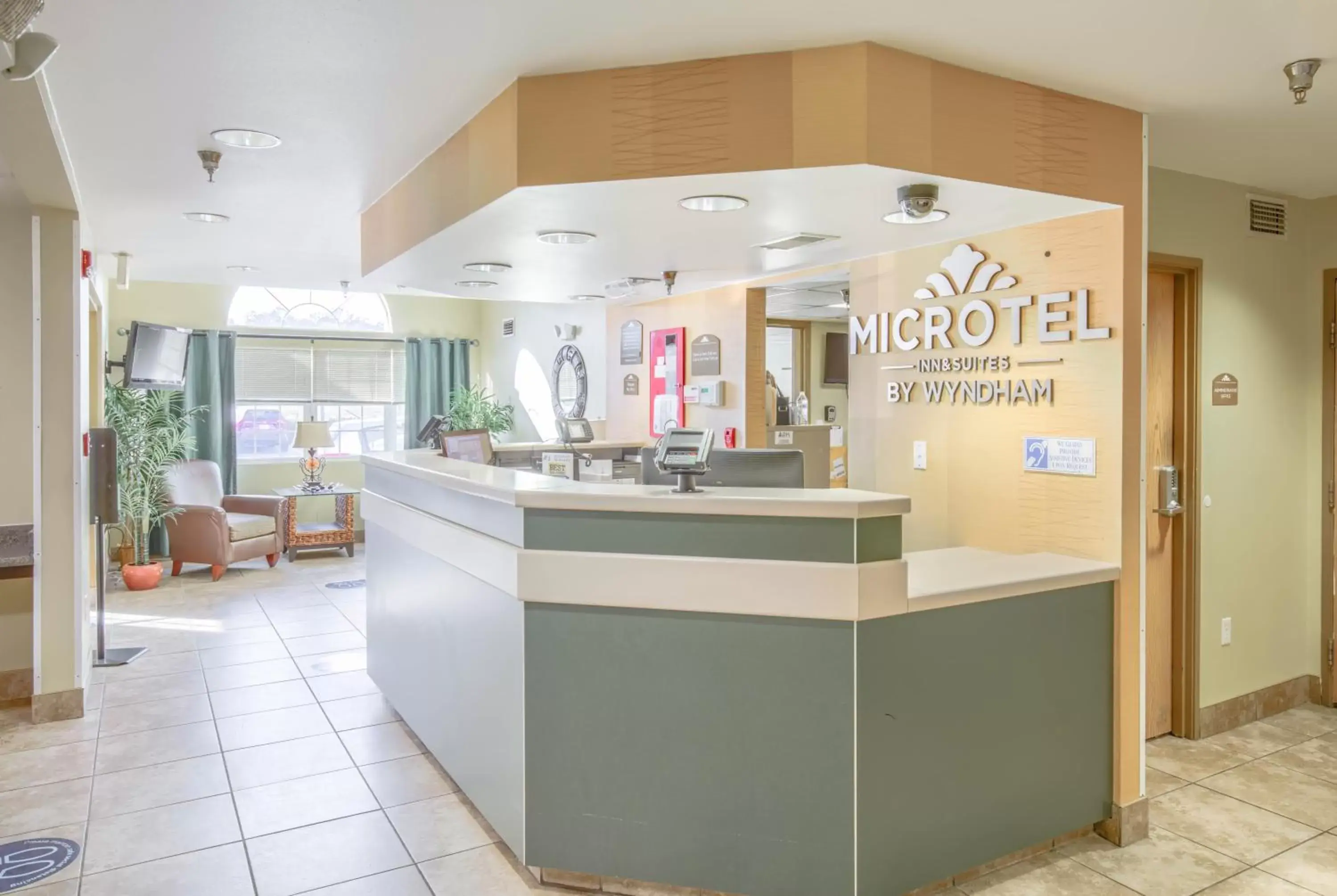 Lobby or reception in Microtel Inn & Suites by Wyndham Gulf Shores