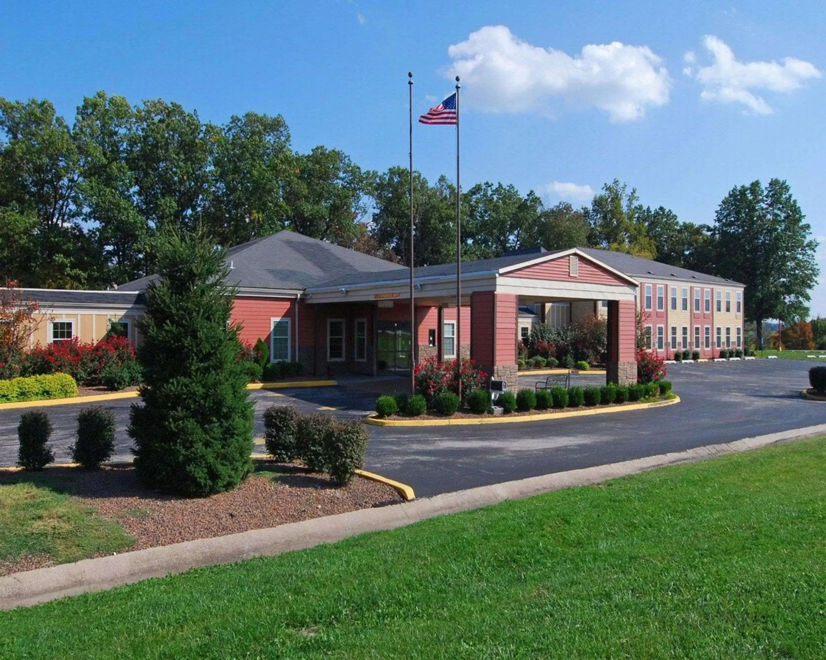 Property Building in Clarion Pointe by Choice Hotels Corydon