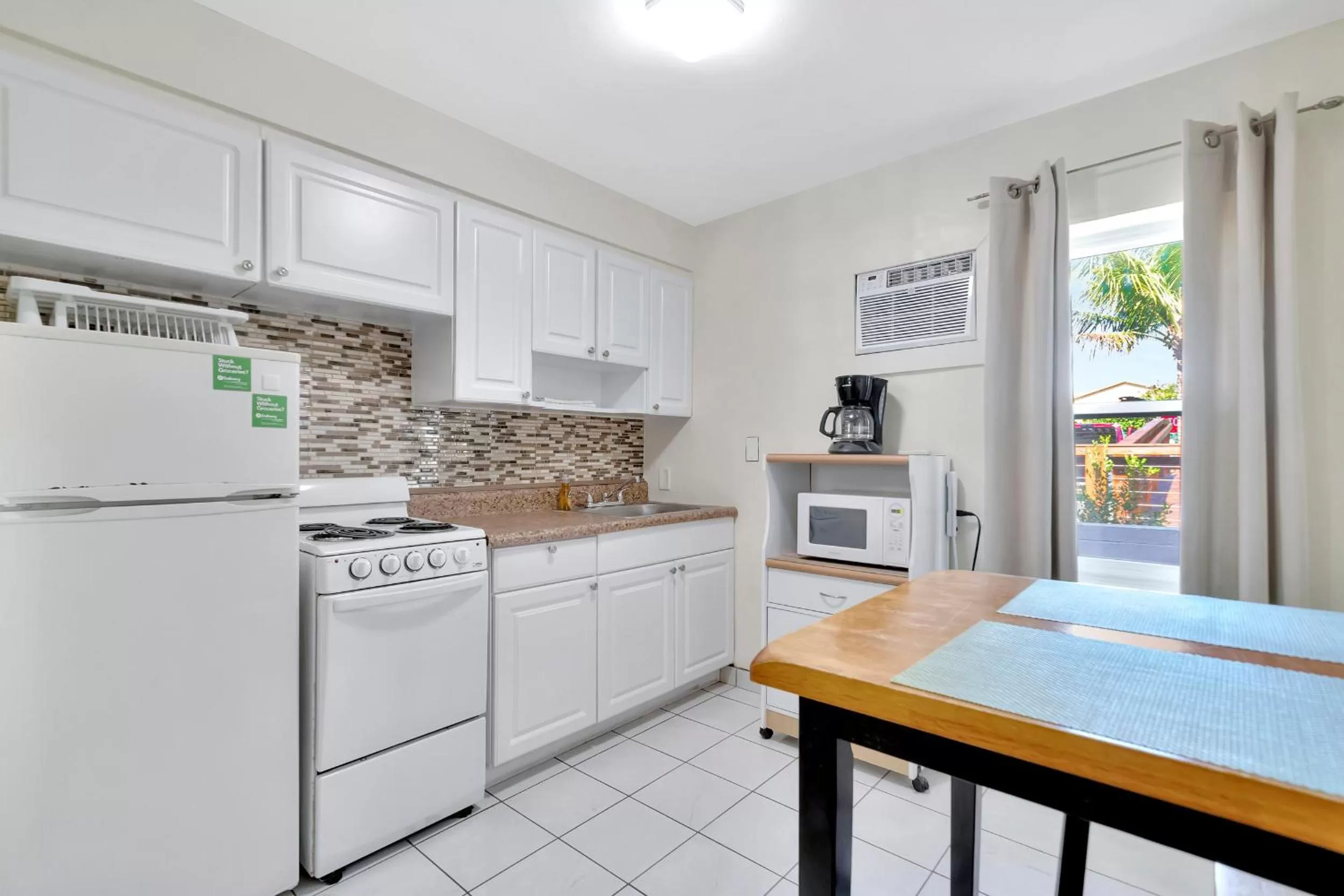 kitchen, Kitchen/Kitchenette in Seahorse Guesthouse