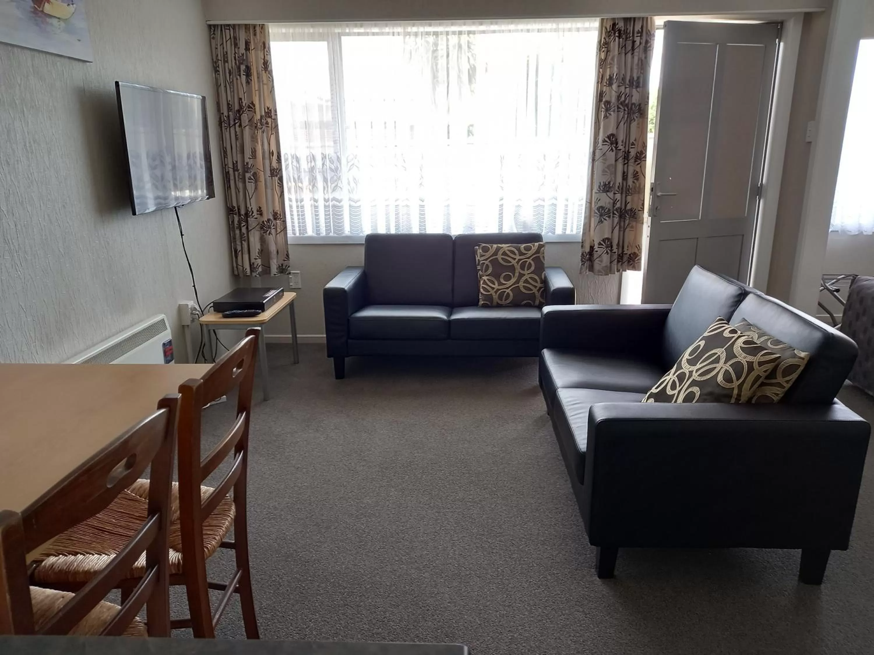 Living room in Comfort Inn Tayesta Motel