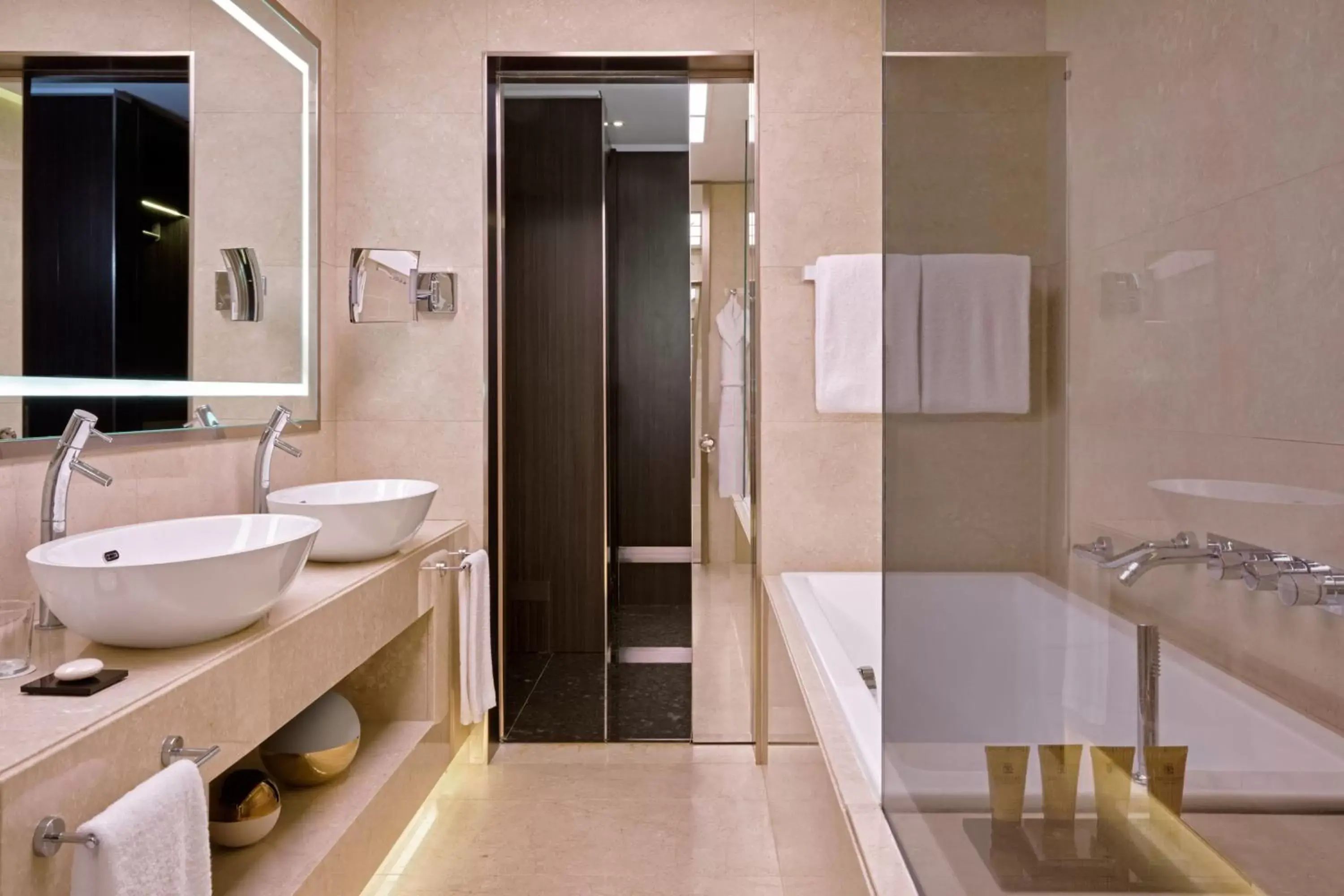 Bathroom in Excelsior Hotel Gallia, a Luxury Collection Hotel, Milan