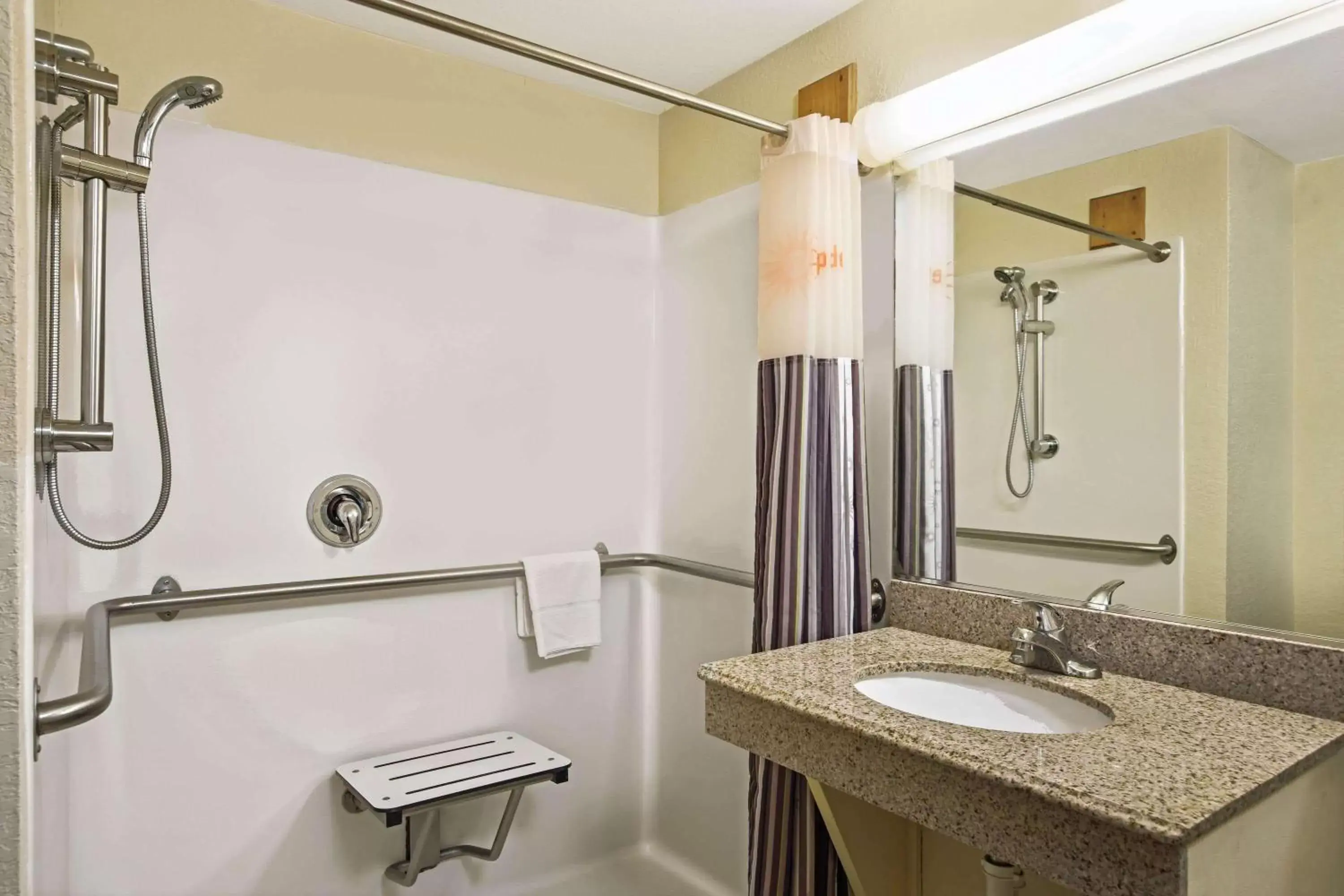 Shower, Bathroom in La Quinta by Wyndham Salina