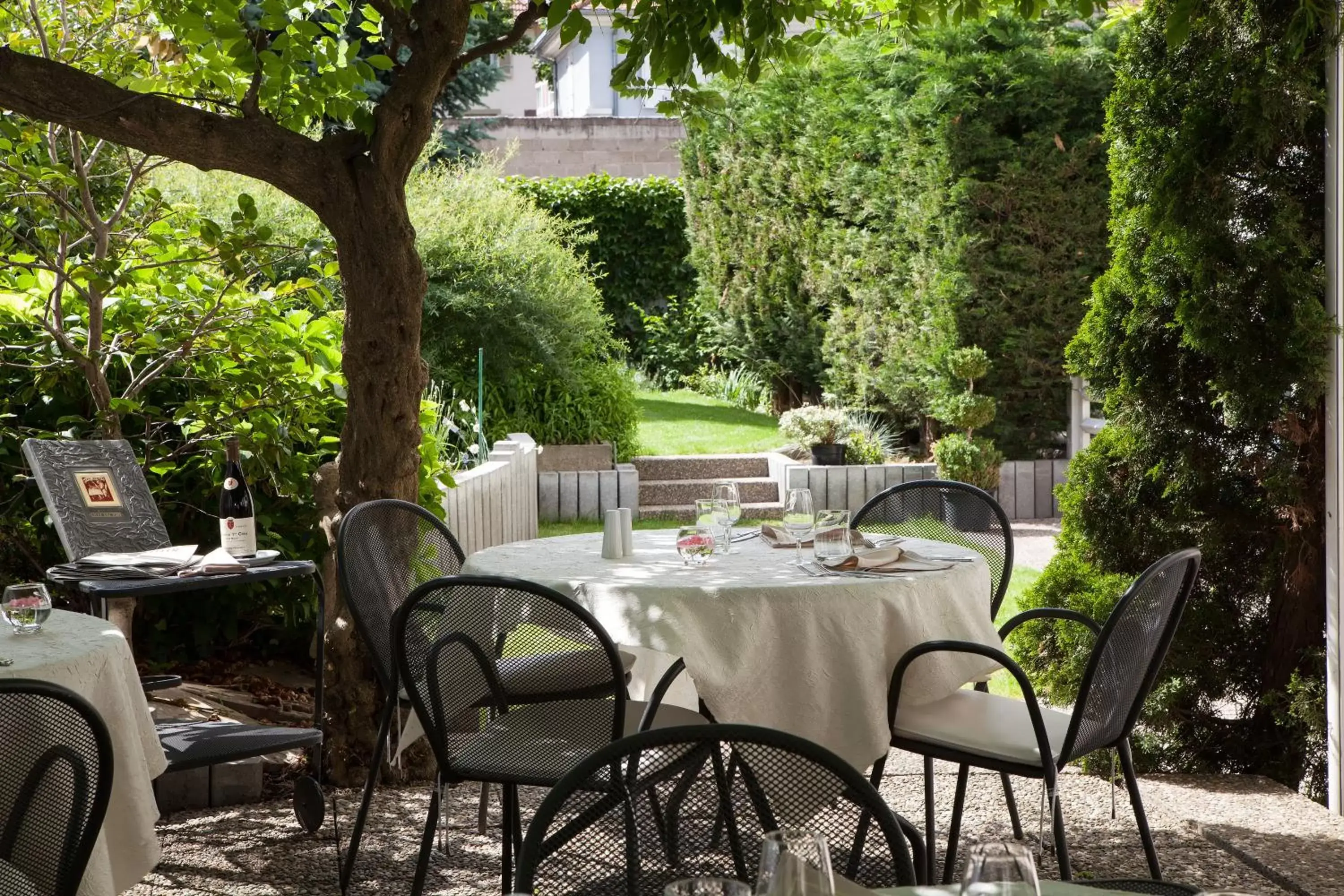 Patio, Restaurant/Places to Eat in Logis Hôtel Beauséjour Colmar