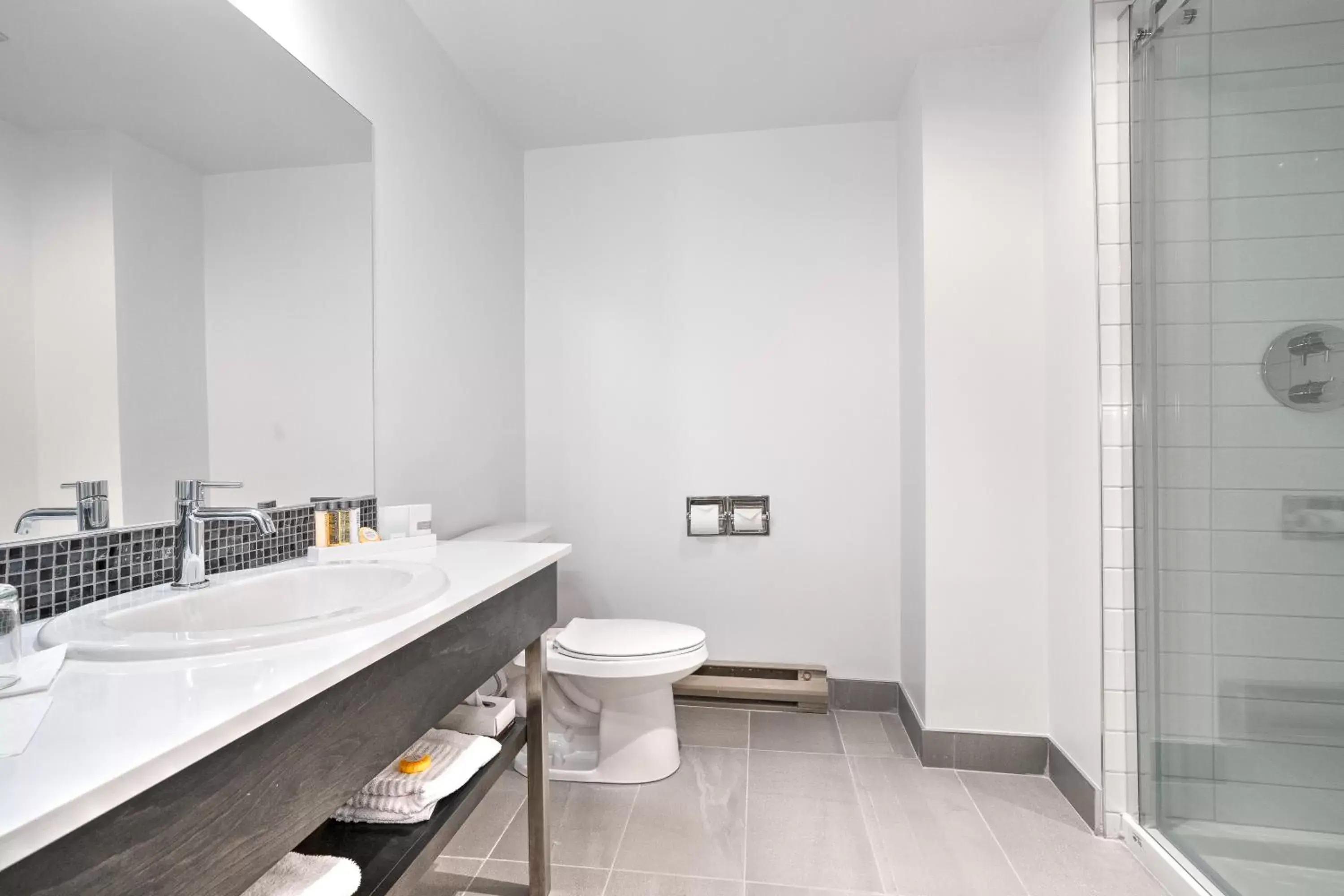 Bathroom in Hotel Le Victorin, an Ascend Hotel Collection Member Bathroom in Hotel Le Victorin, an Ascend Hotel Collection Member