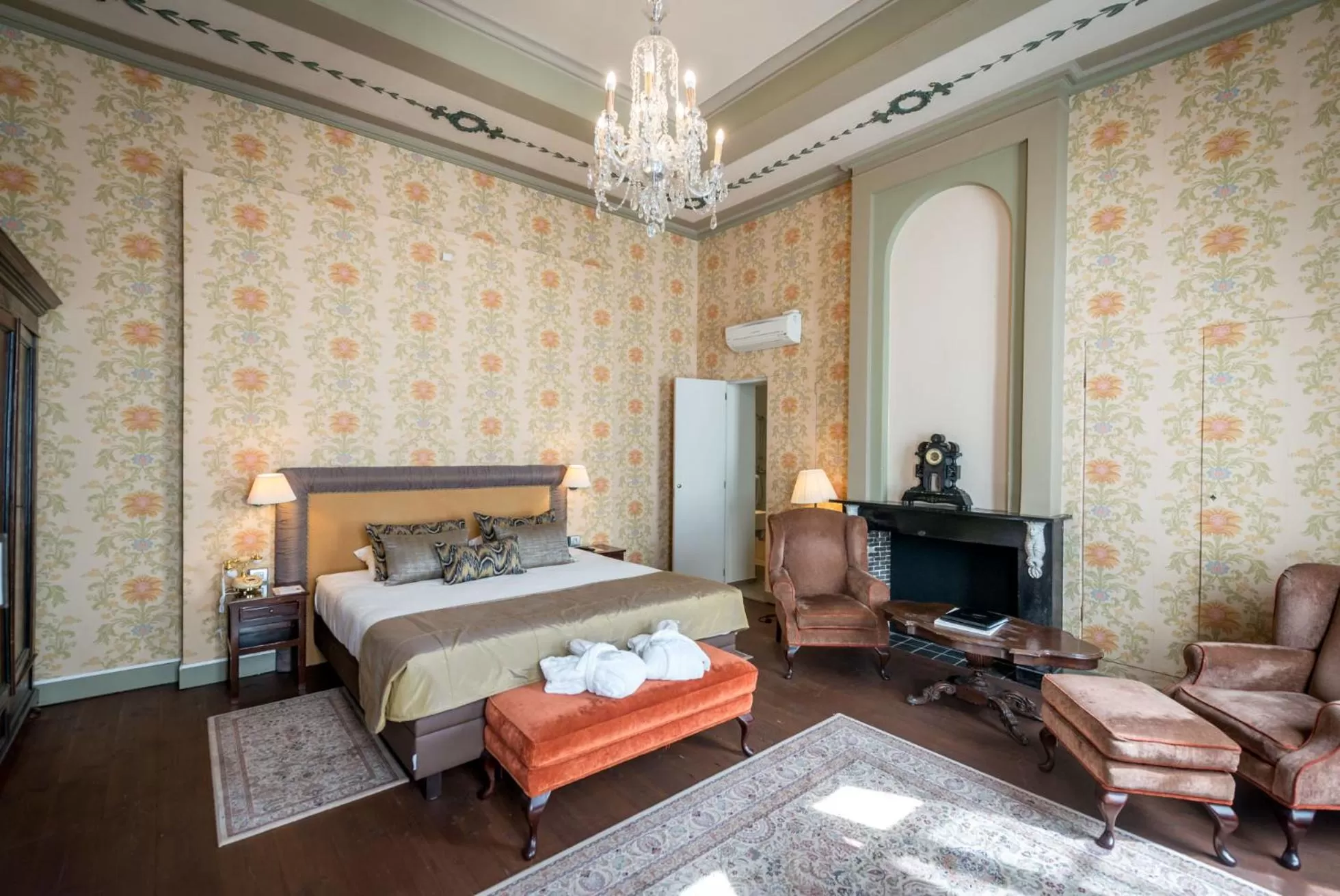 Bedroom, Bed in Hotel Jan Brito