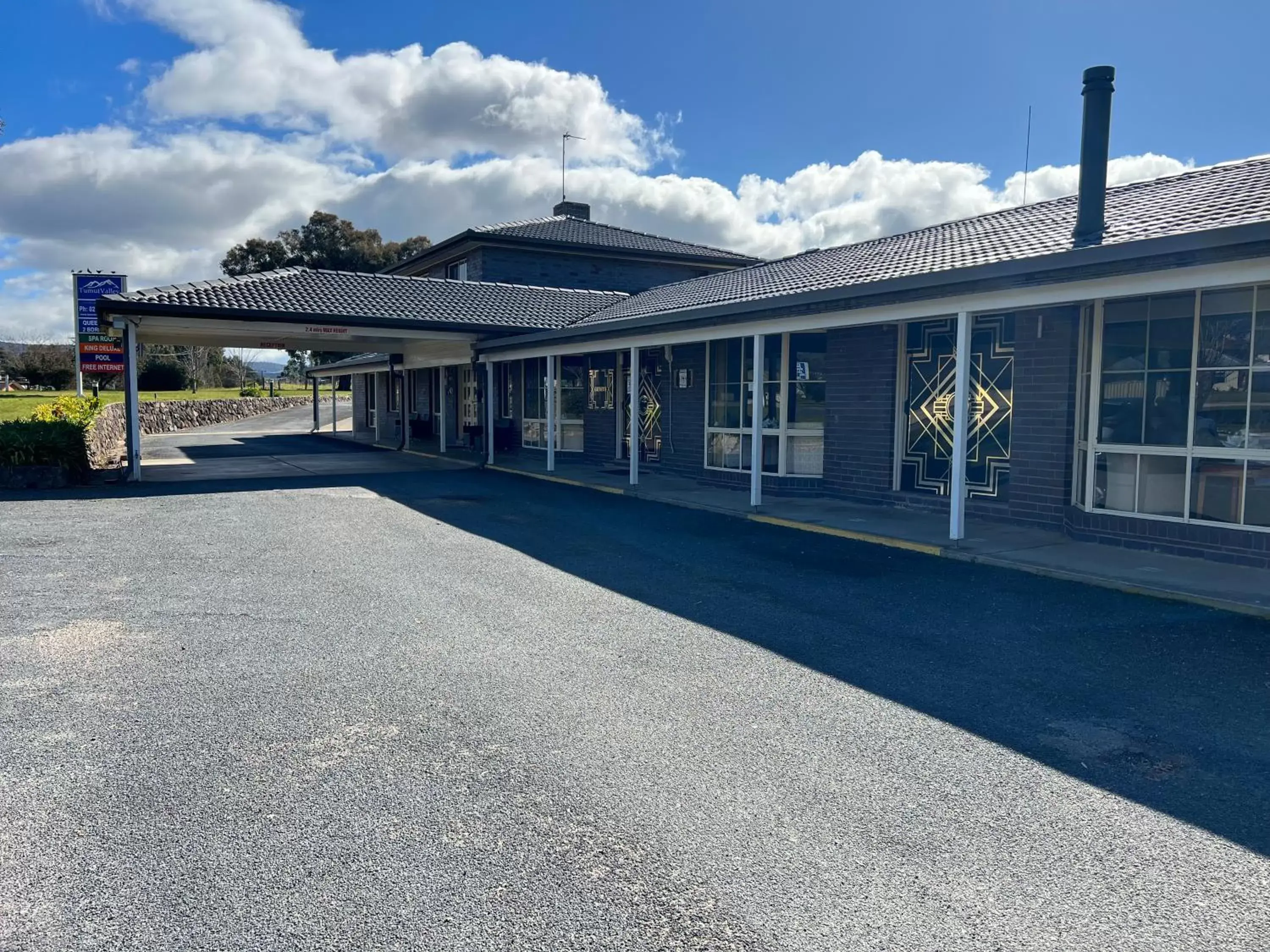 Property Building in Tumut Valley Motel