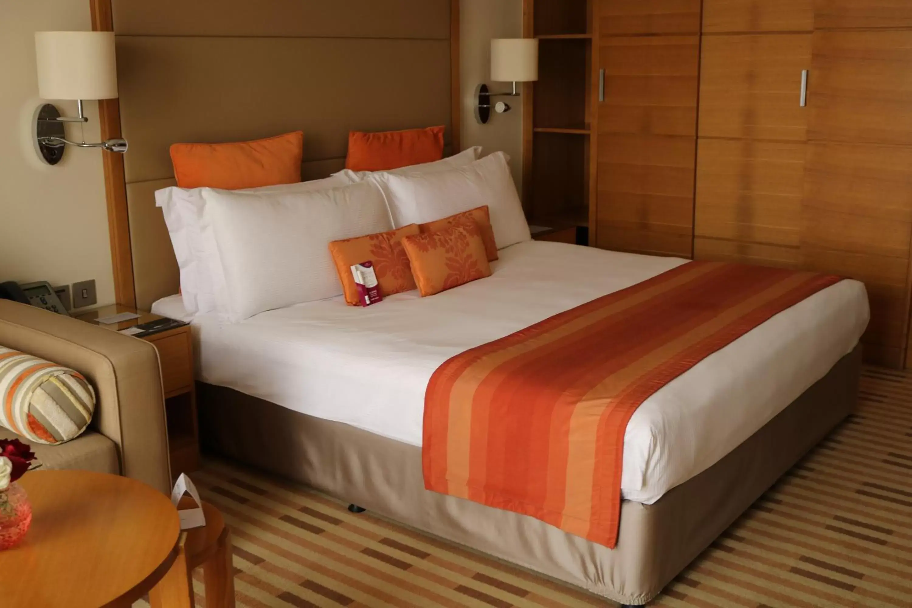 Photo of the whole room, Bed in Crowne Plaza Sohar, an IHG Hotel