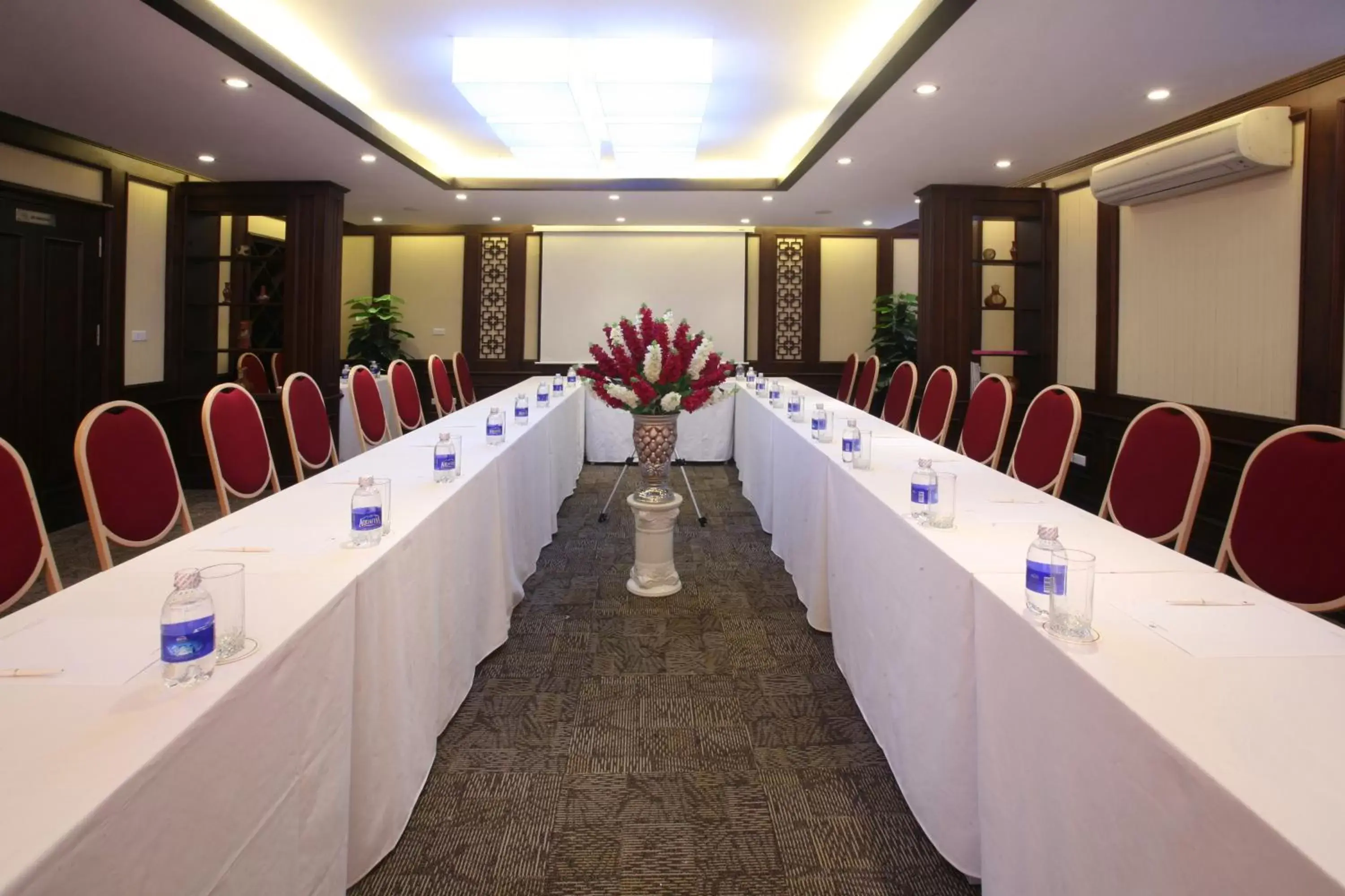 Meeting/conference room in Hanoi Emotion Hotel