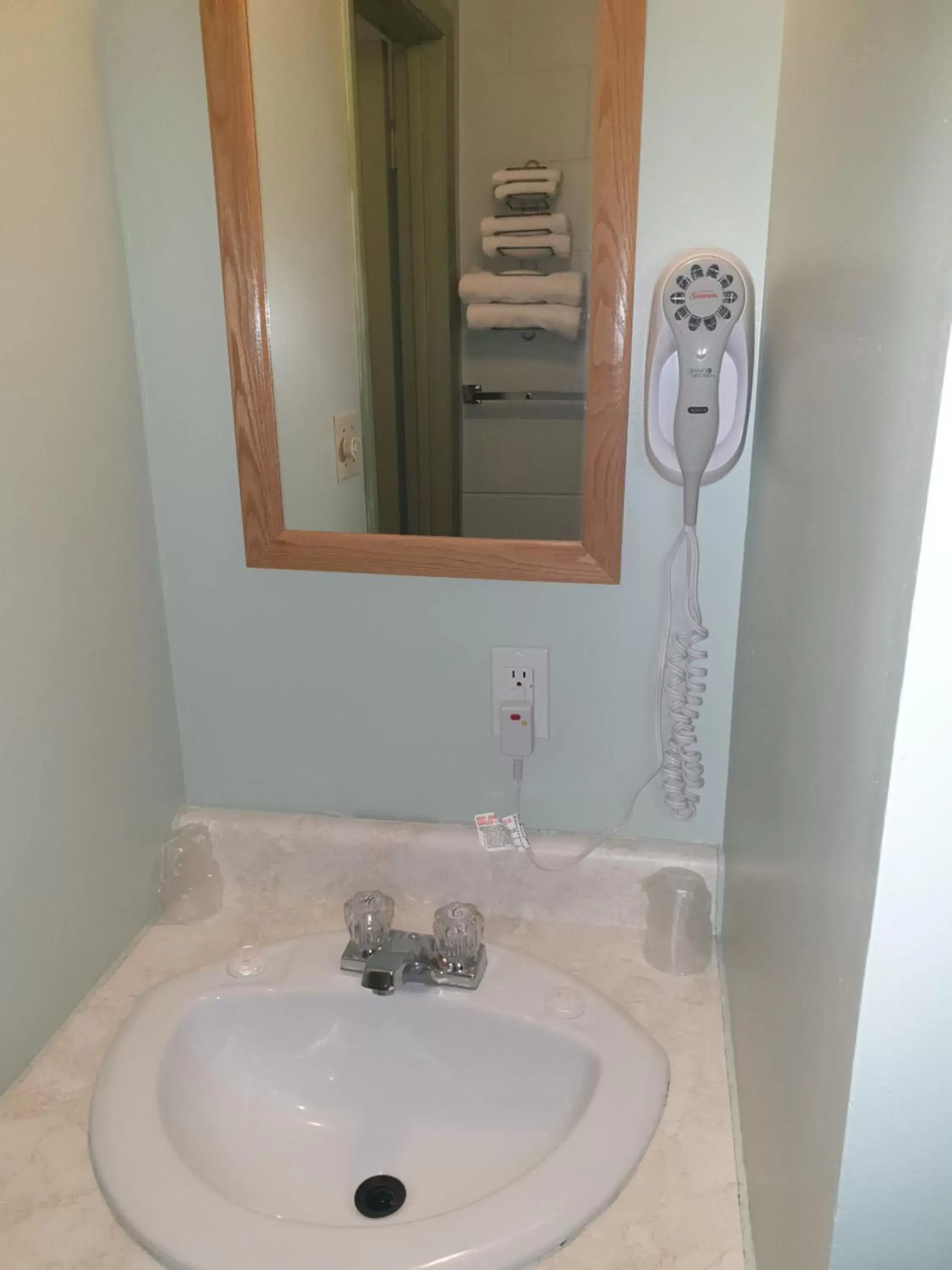 Bathroom in Chimo Motel