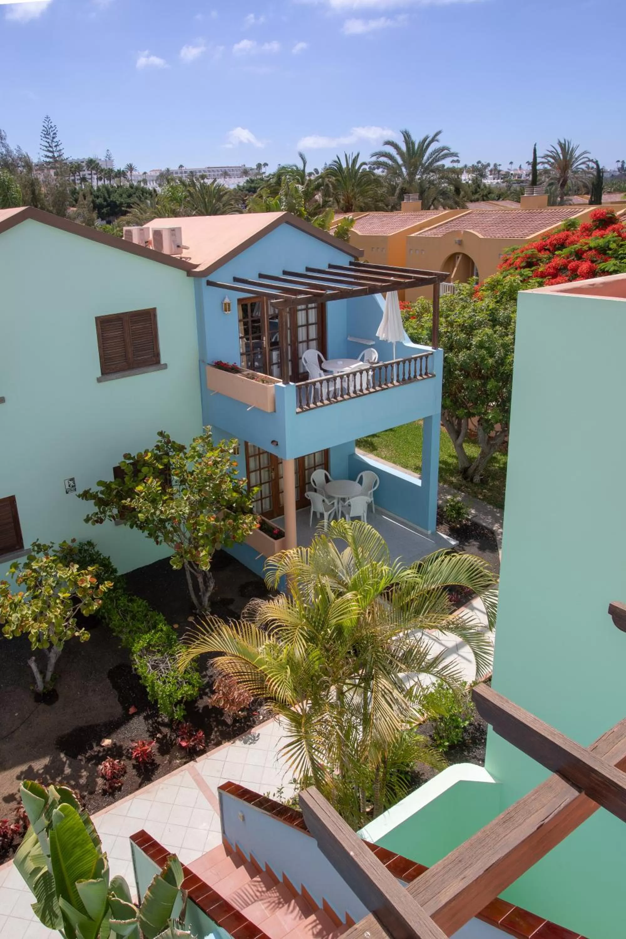 Property building in Club Vista Serena