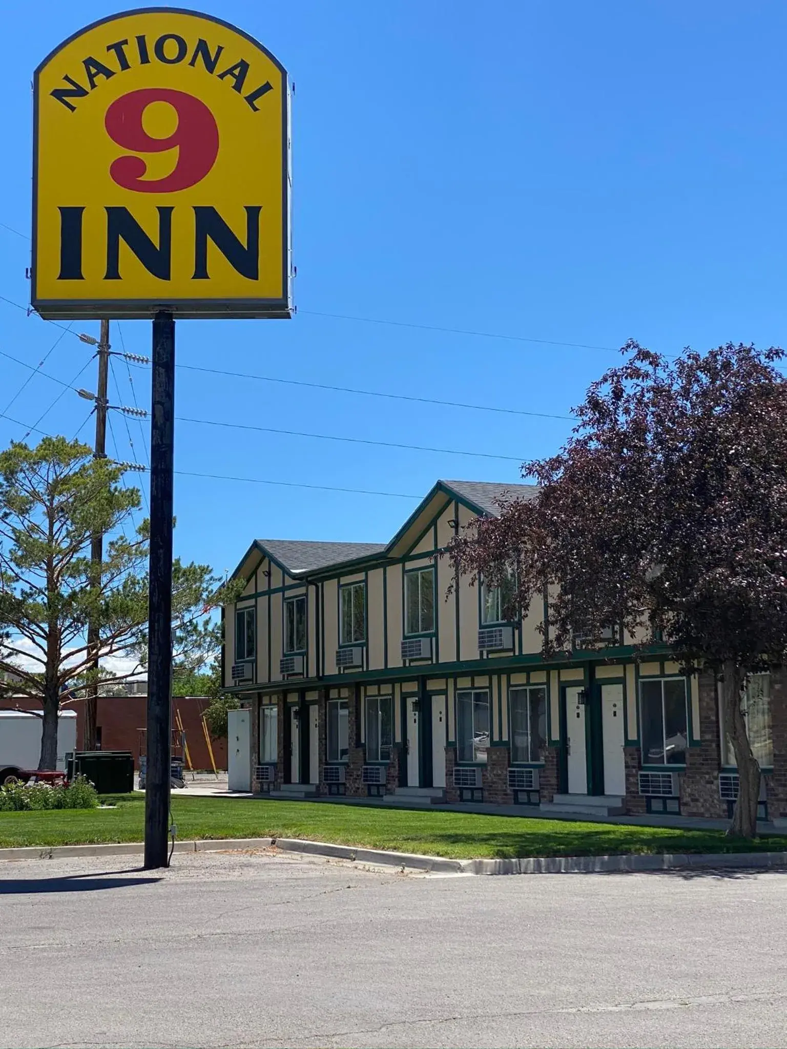 Facade/entrance in National 9 Inn Price Facade/entrance in National 9 Inn Price