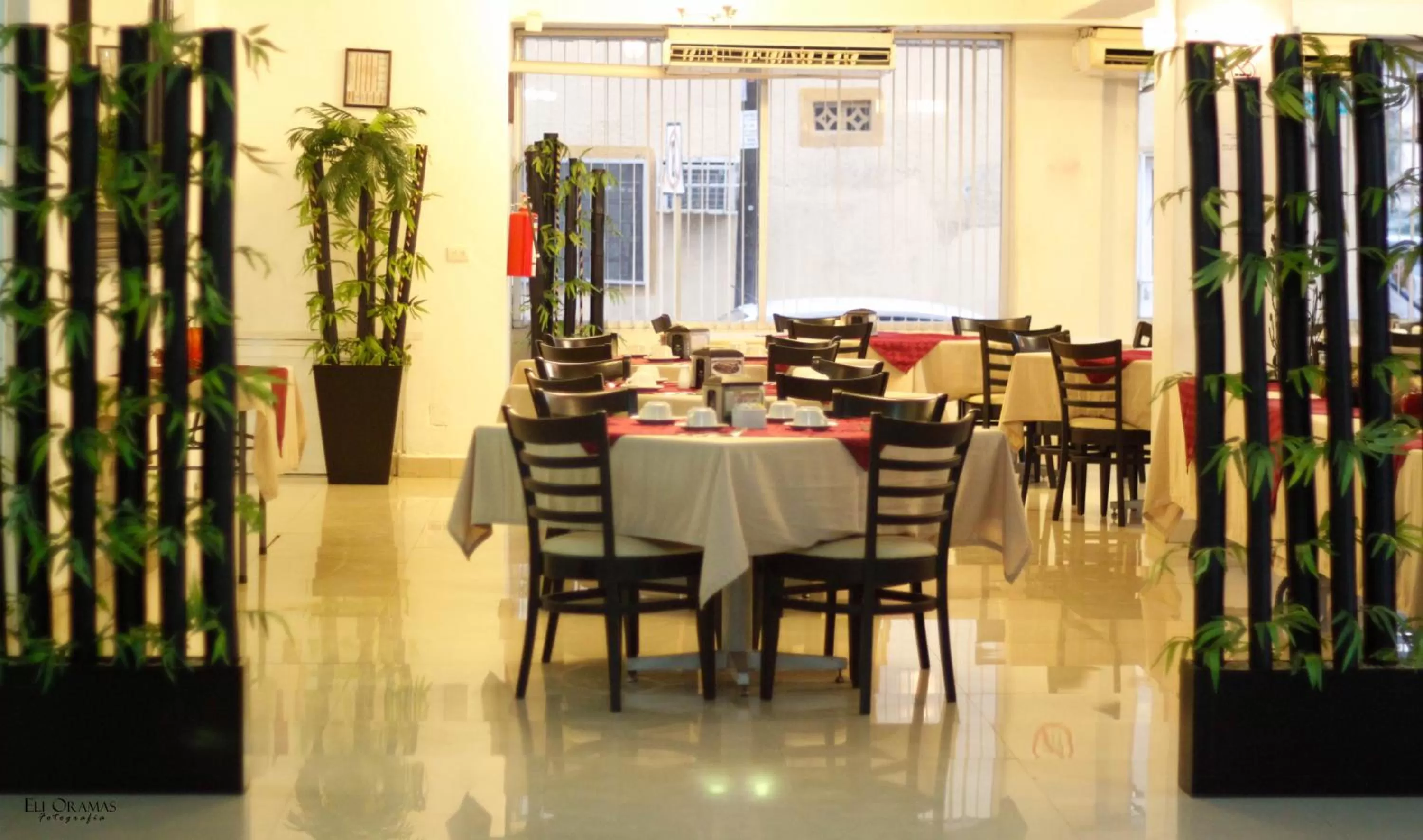 Restaurant/places to eat in Choco's Hotel