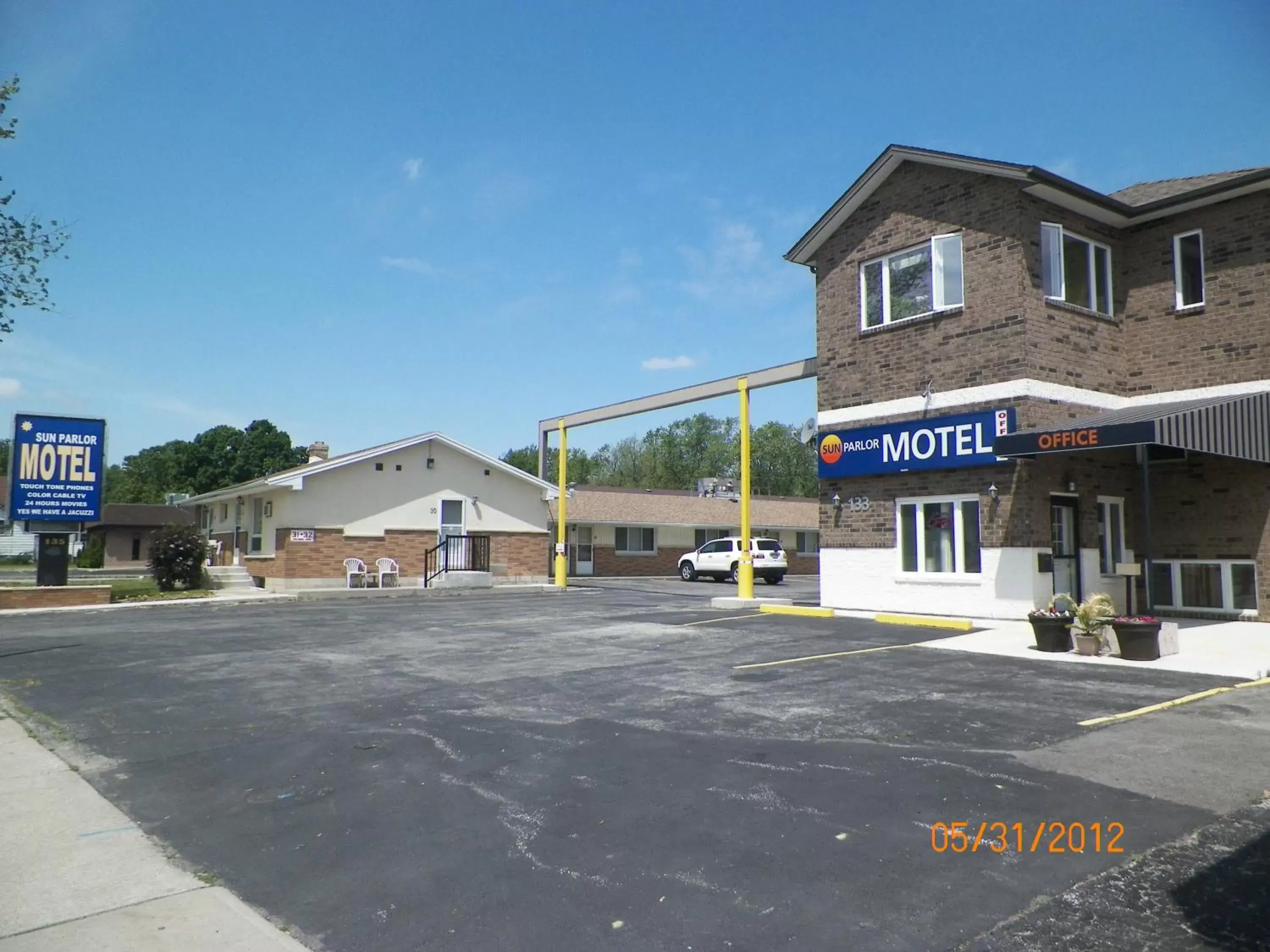 Facade/entrance, Property Building in Sunparlor Motel