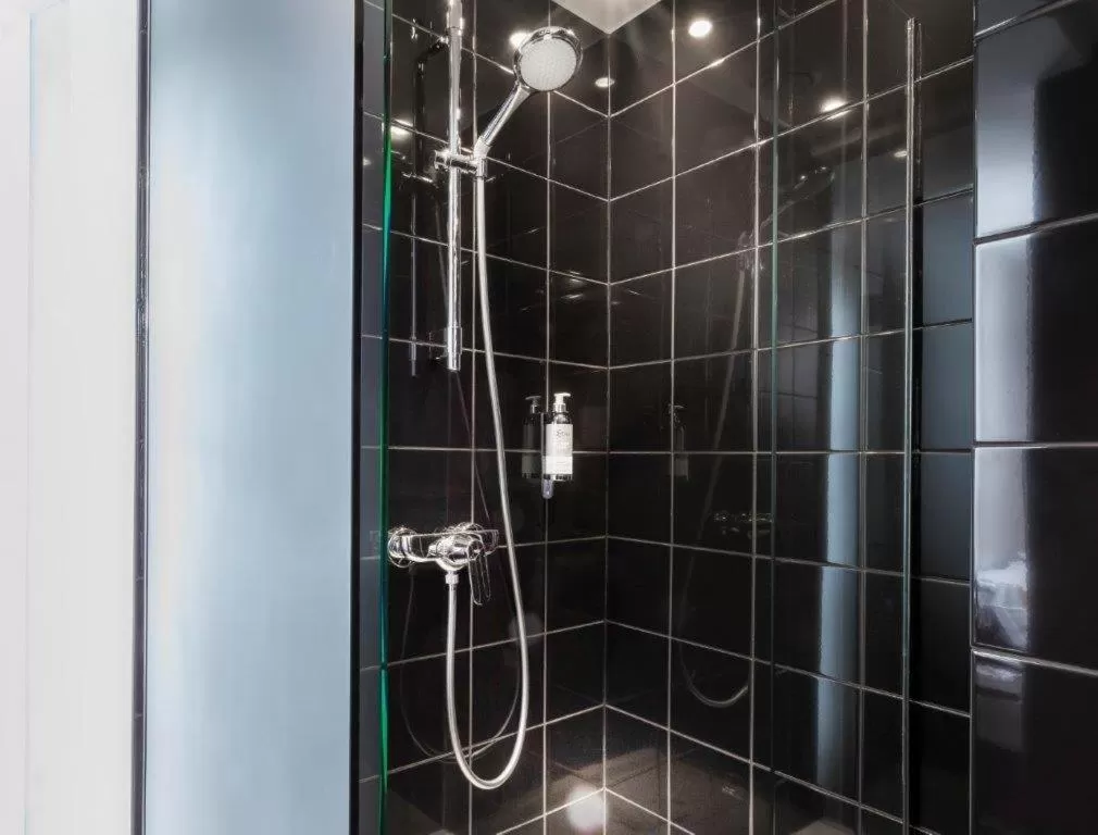 Property building in Libertel Montmartre Opéra