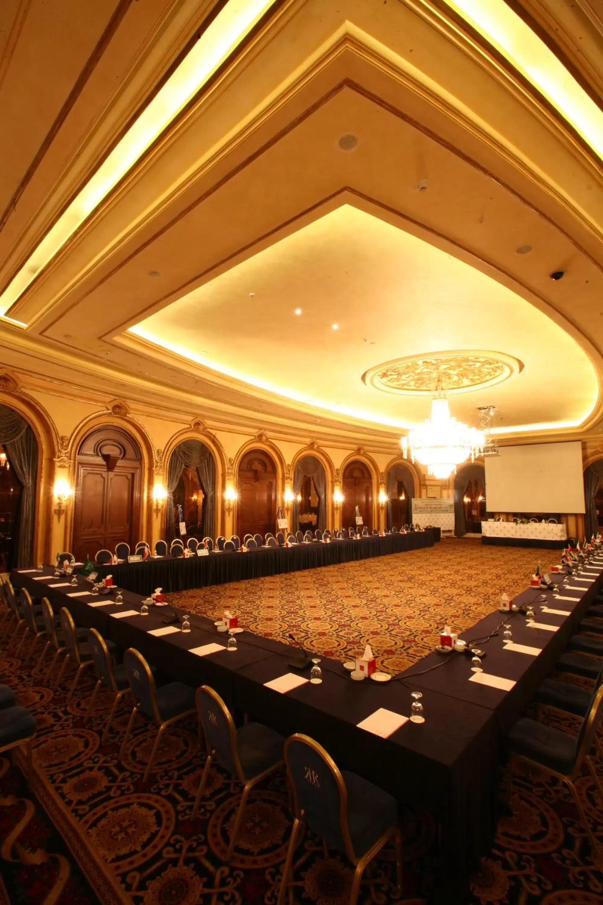 Business facilities, Restaurant/Places to Eat in Le Royal Amman