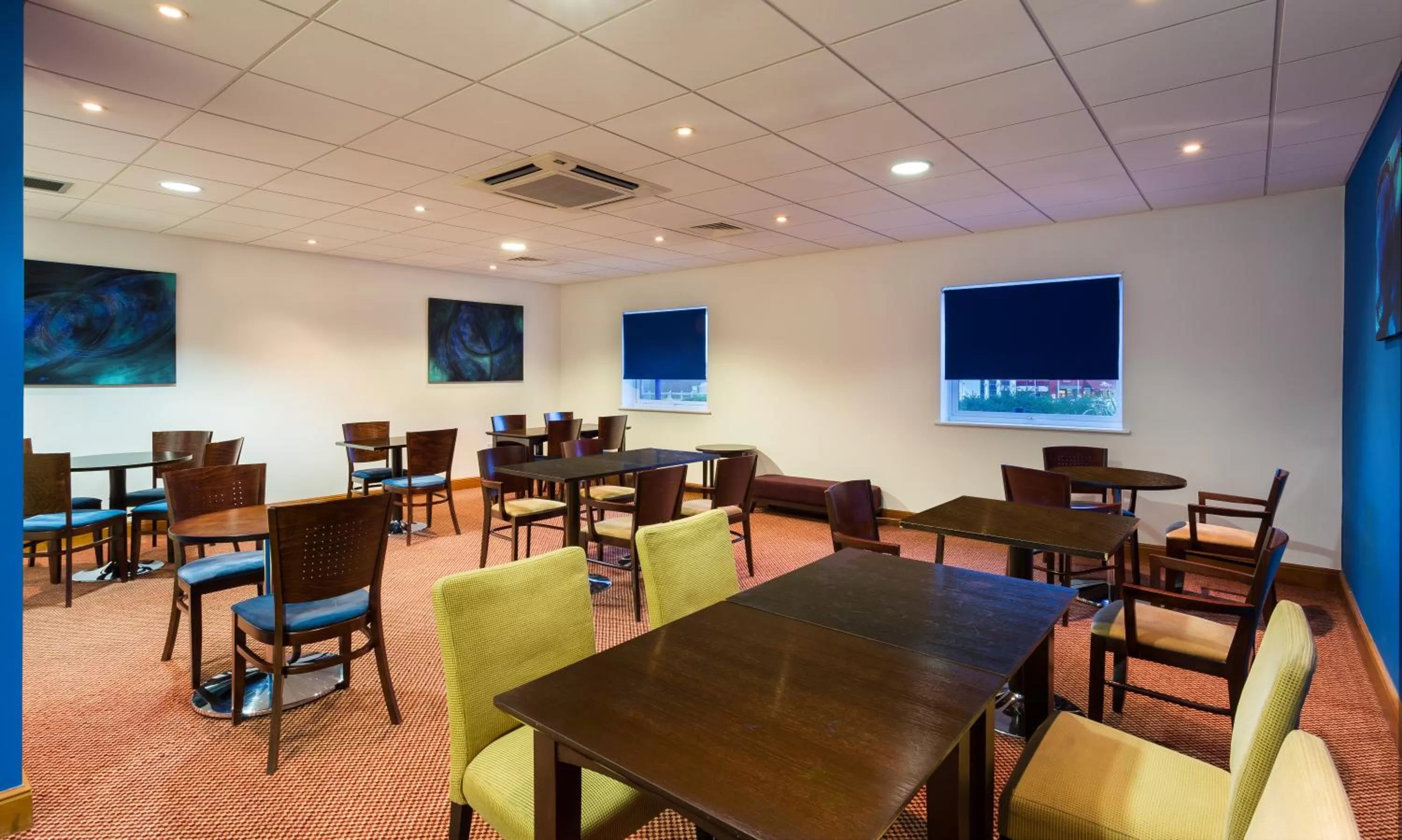 Restaurant/places to eat in Holiday Inn Express Braintree by IHG