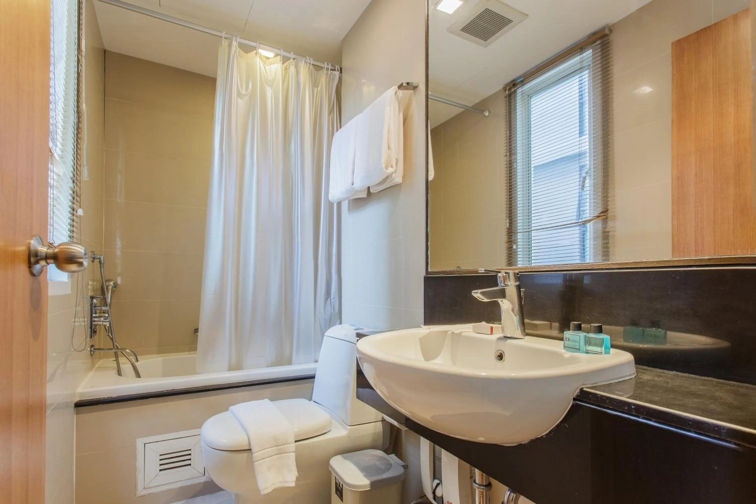 Bathroom in D Varee Montara Thonglor 25