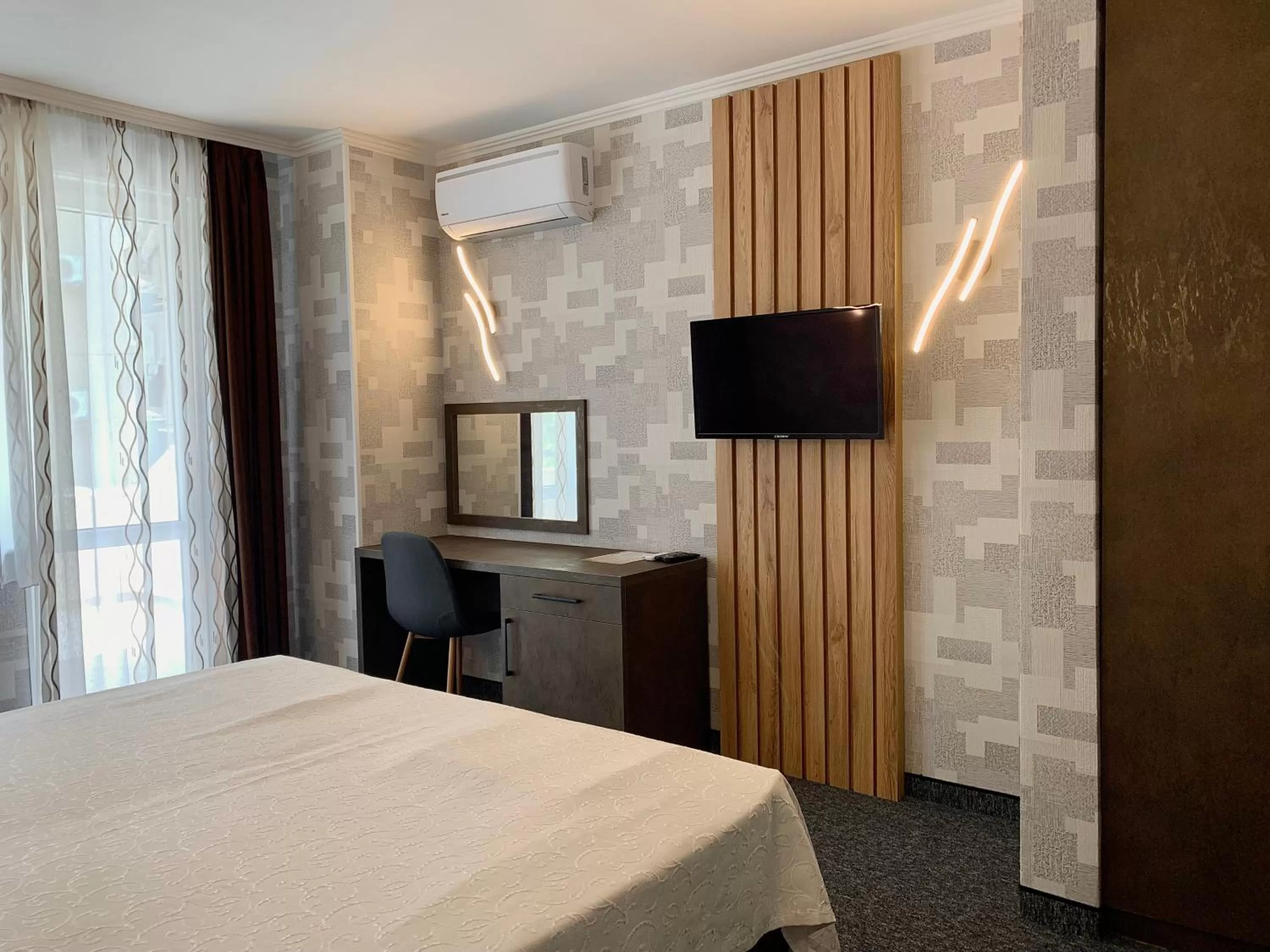 Photo of the whole room, Bed in Hotel Trayana