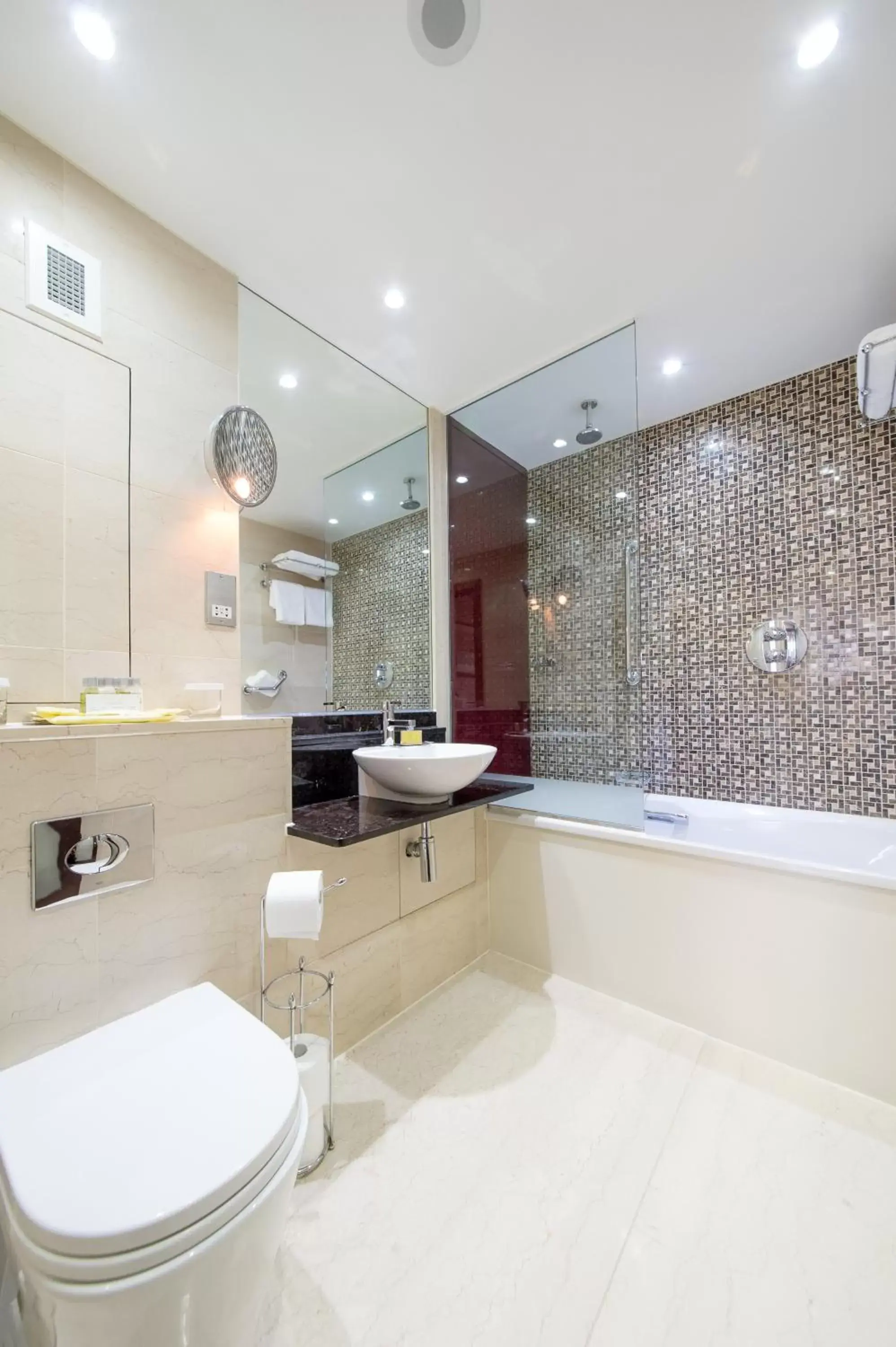 Bathroom in DoubleTree by Hilton Hotel London - Marble Arch